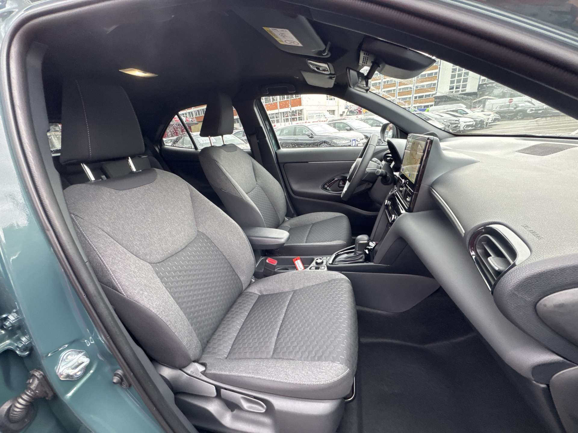 TOYOTA Yaris Cross 1.5 Trend AWDi e-CVT Automat-image-12