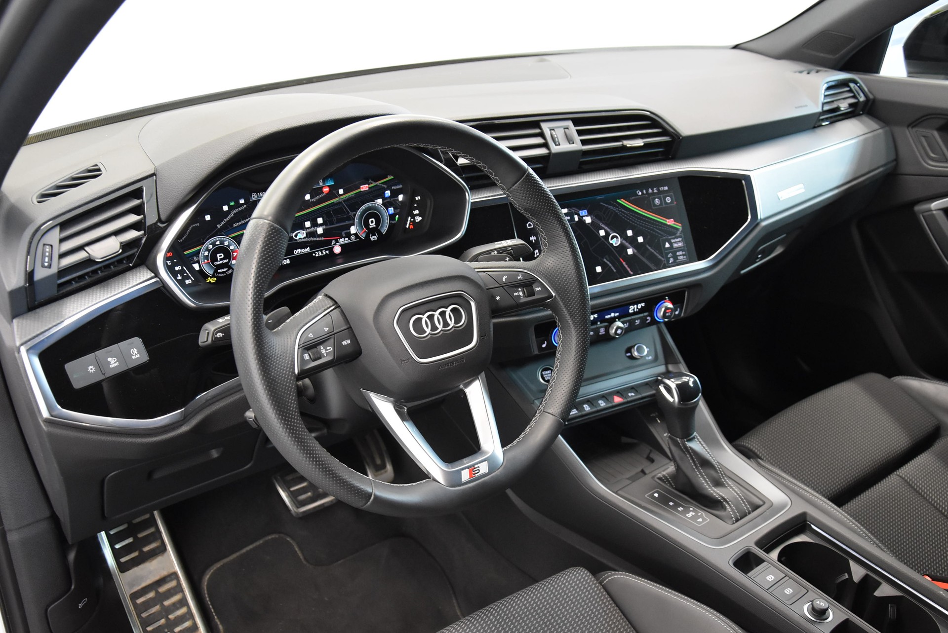AUDI Q3 Sportback 35 TFSI Attraction S-tronic-image-2