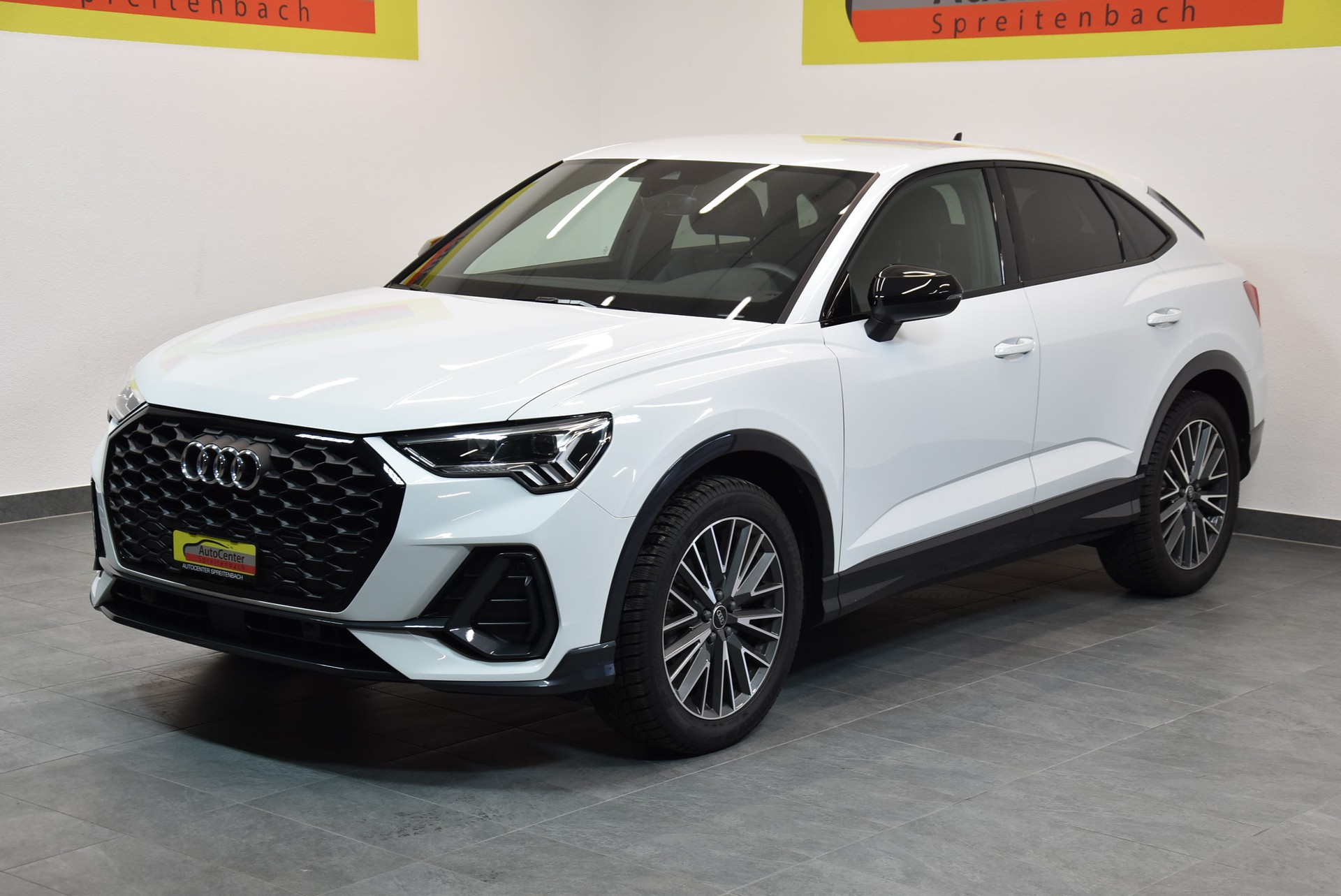AUDI Q3 Sportback 35 TFSI Attraction S-tronic-image-1