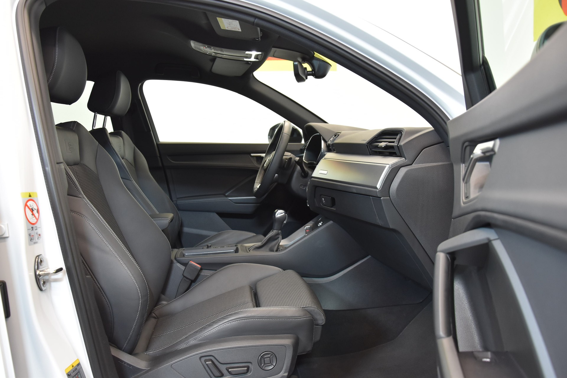 AUDI Q3 Sportback 35 TFSI Attraction S-tronic-image-3
