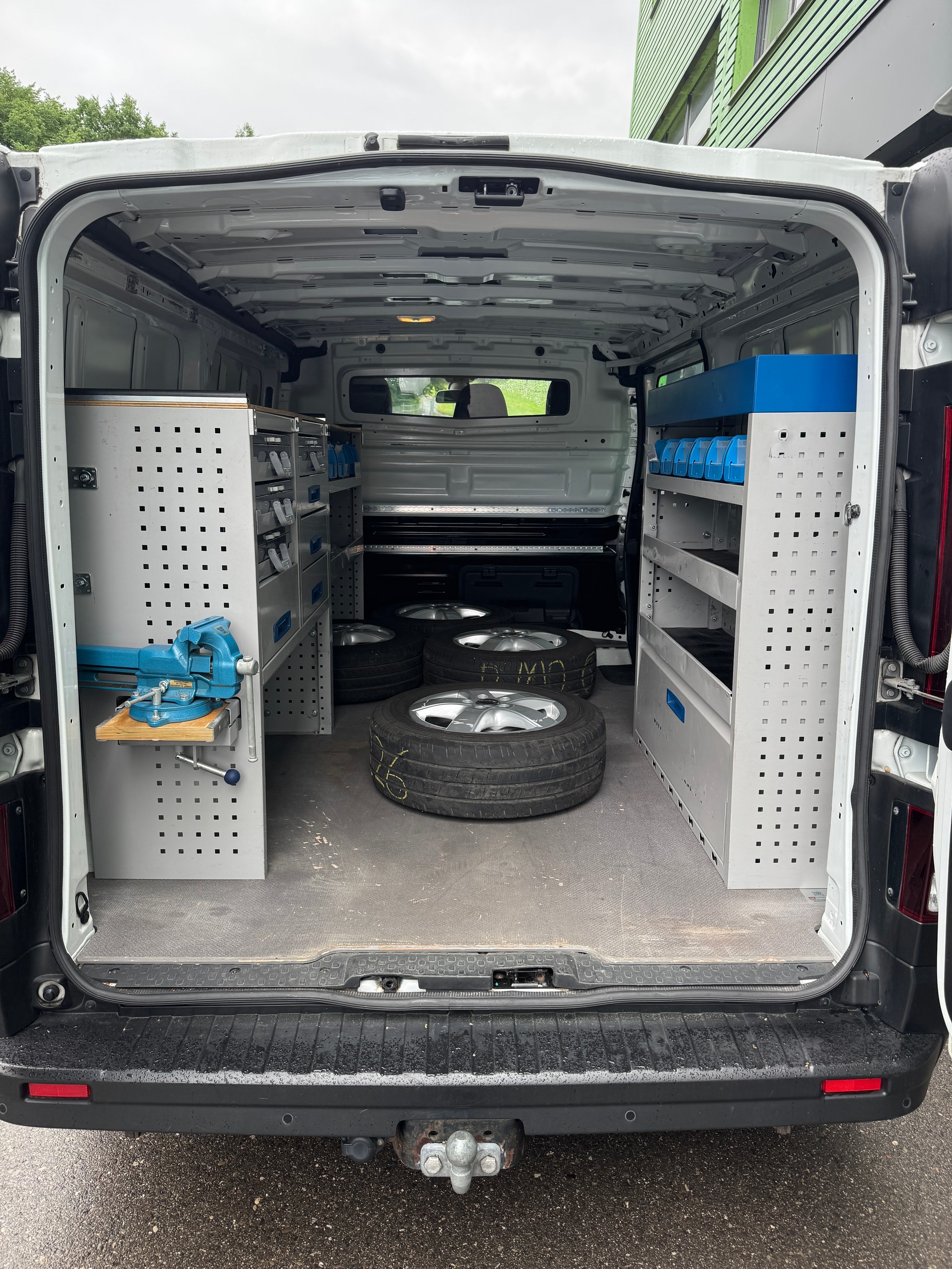 RENAULT Trafic 2.0 dCi 120 3.0t Business L2H1 **Mit Werkstatt Einrichtung**-image-13