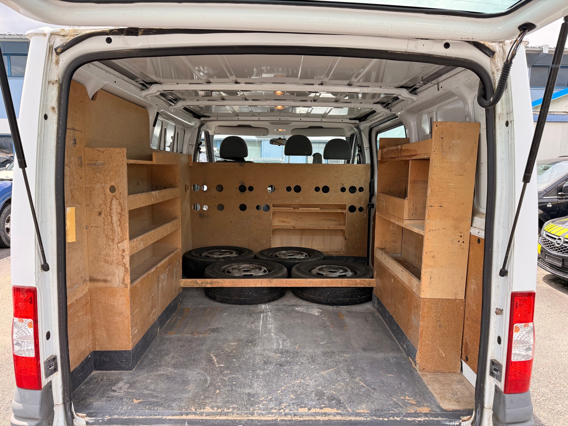 FORD Transit 2.2 TDCi 300 M Trend-image-8