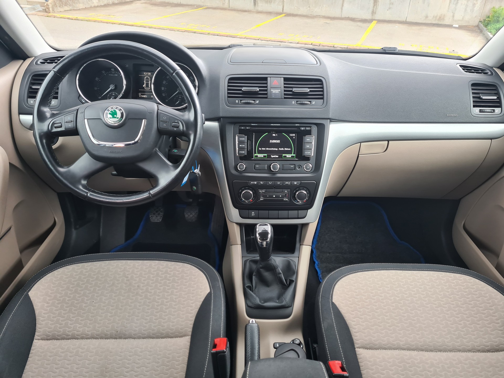 SKODA Yeti 1.2 TSI Ambition-image-8