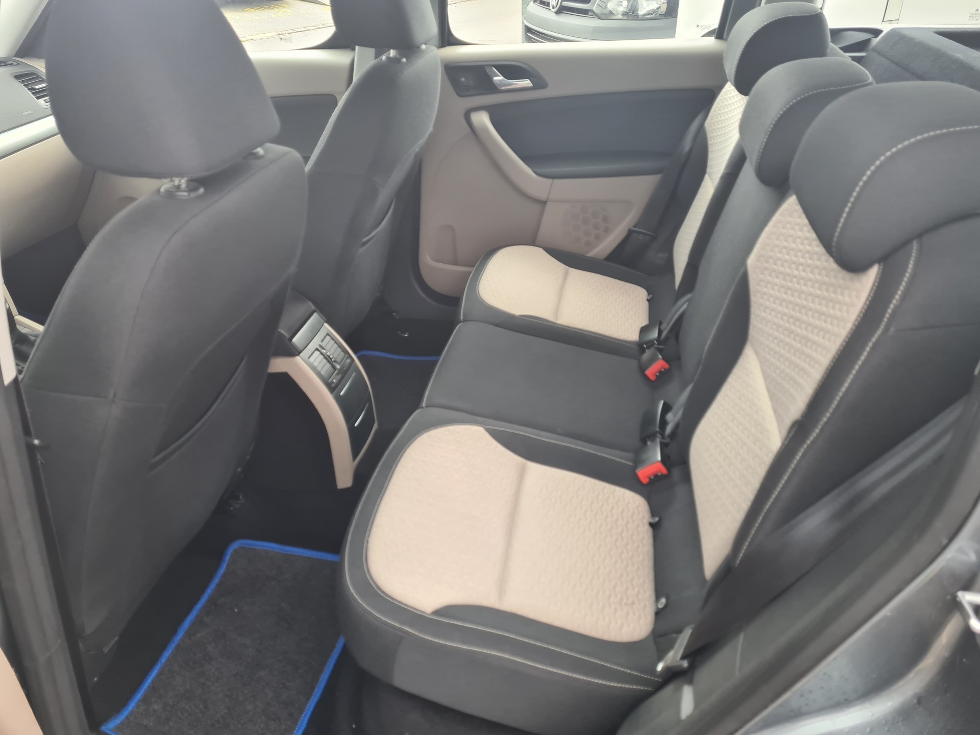 SKODA Yeti 1.2 TSI Ambition-image-7