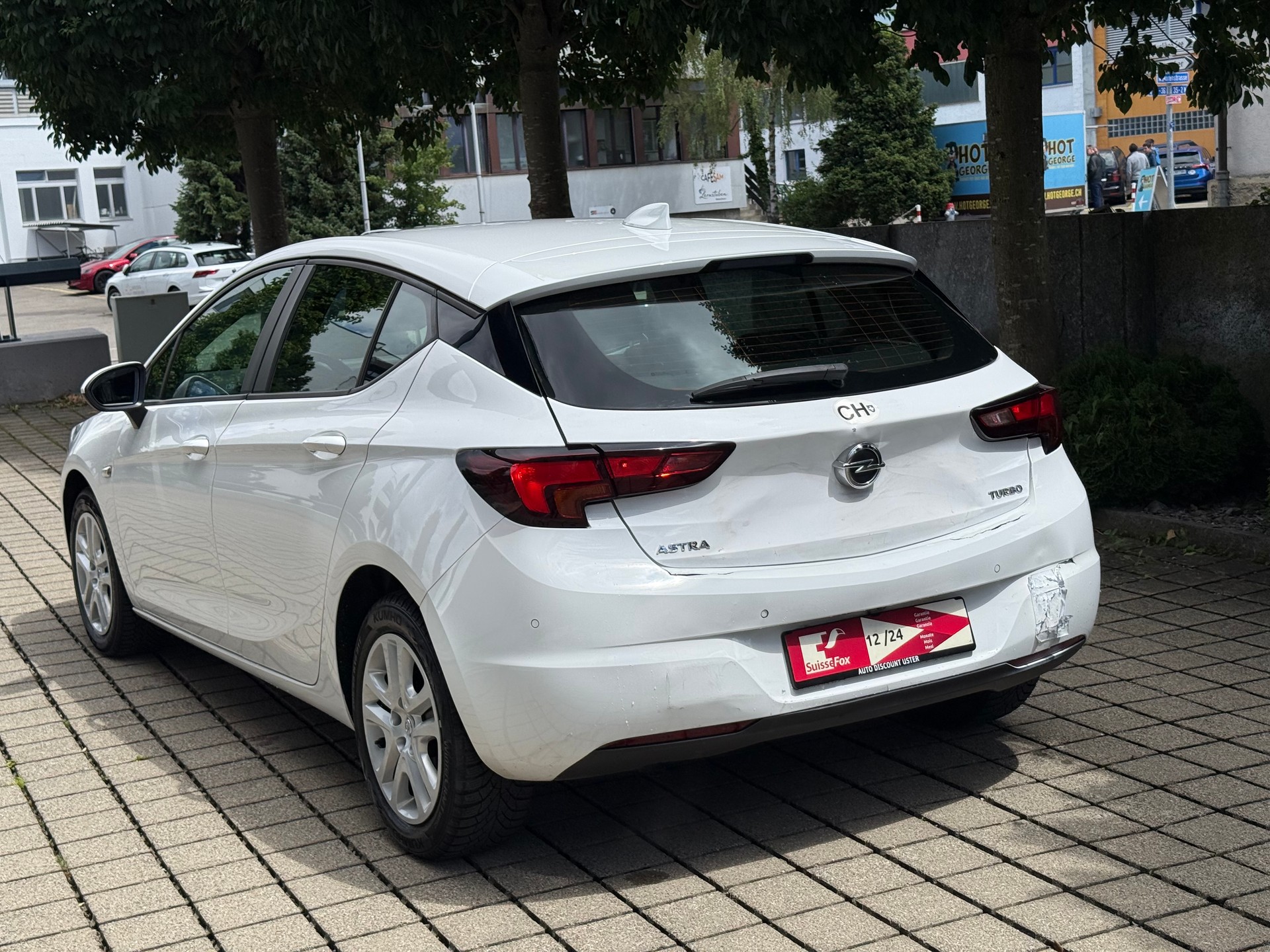 OPEL Astra 1.4i Turbo Enjoy Automatic-image-3