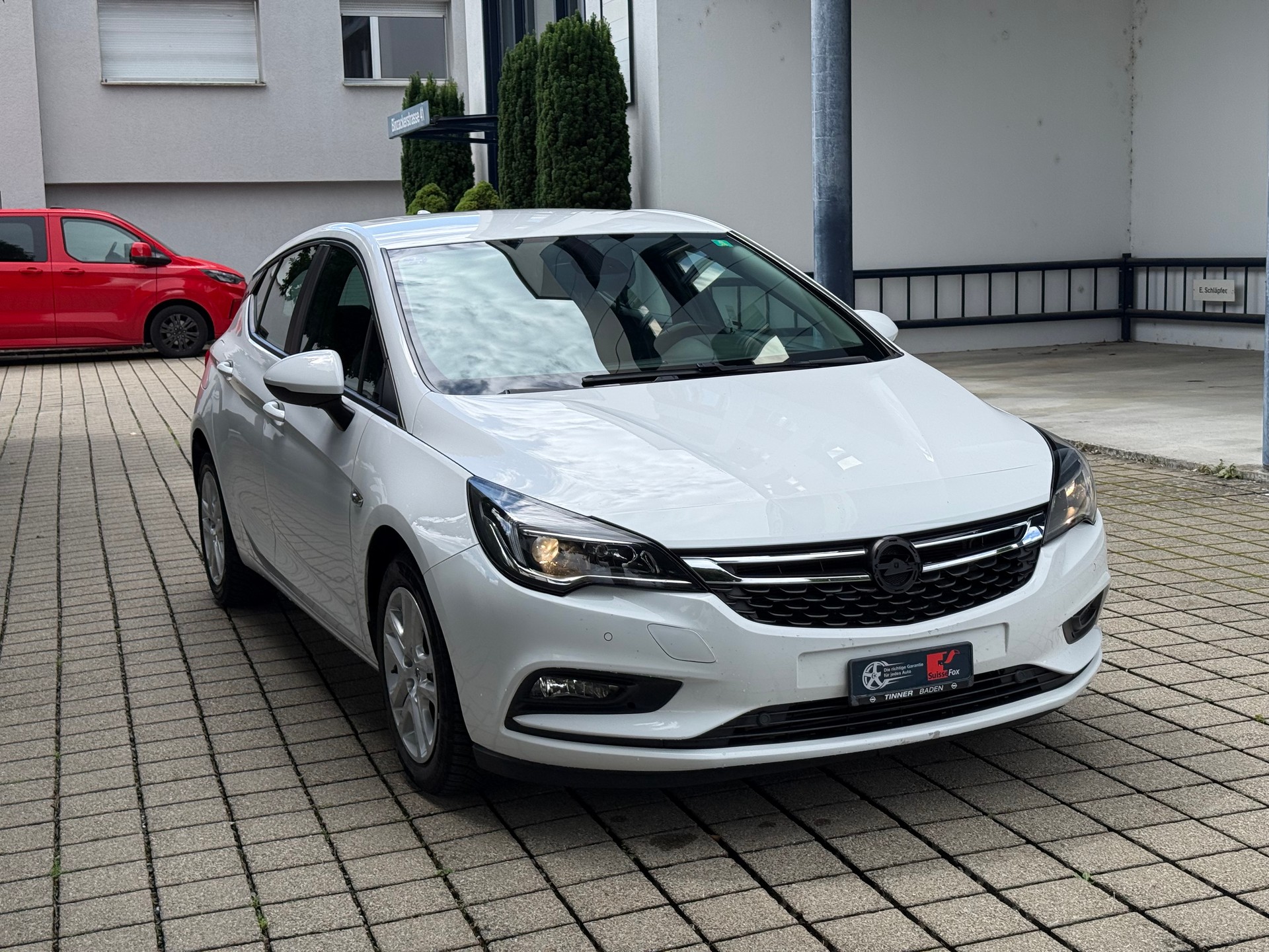 OPEL Astra 1.4i Turbo Enjoy Automatic-image-2