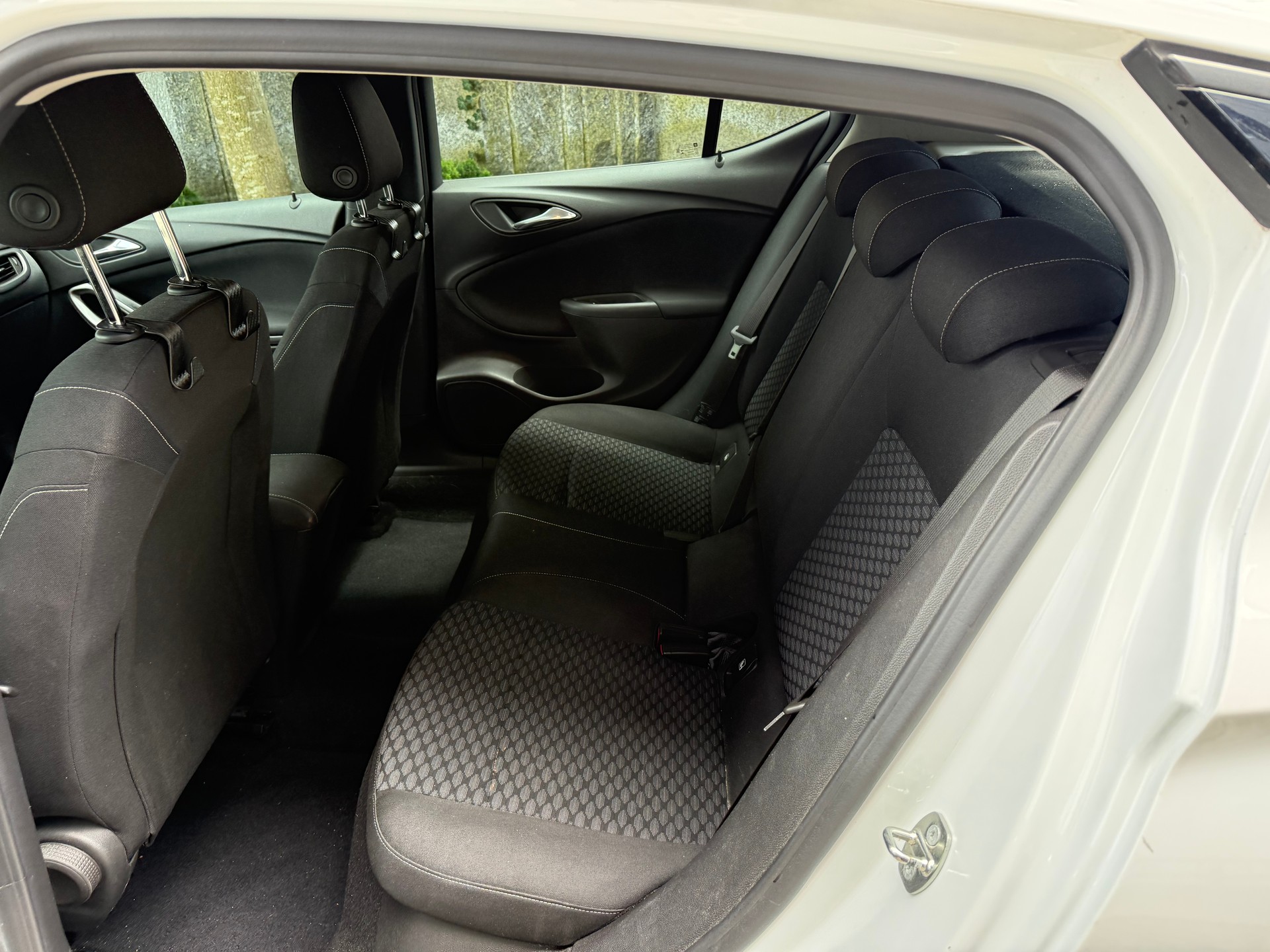 OPEL Astra 1.4i Turbo Enjoy Automatic-image-9