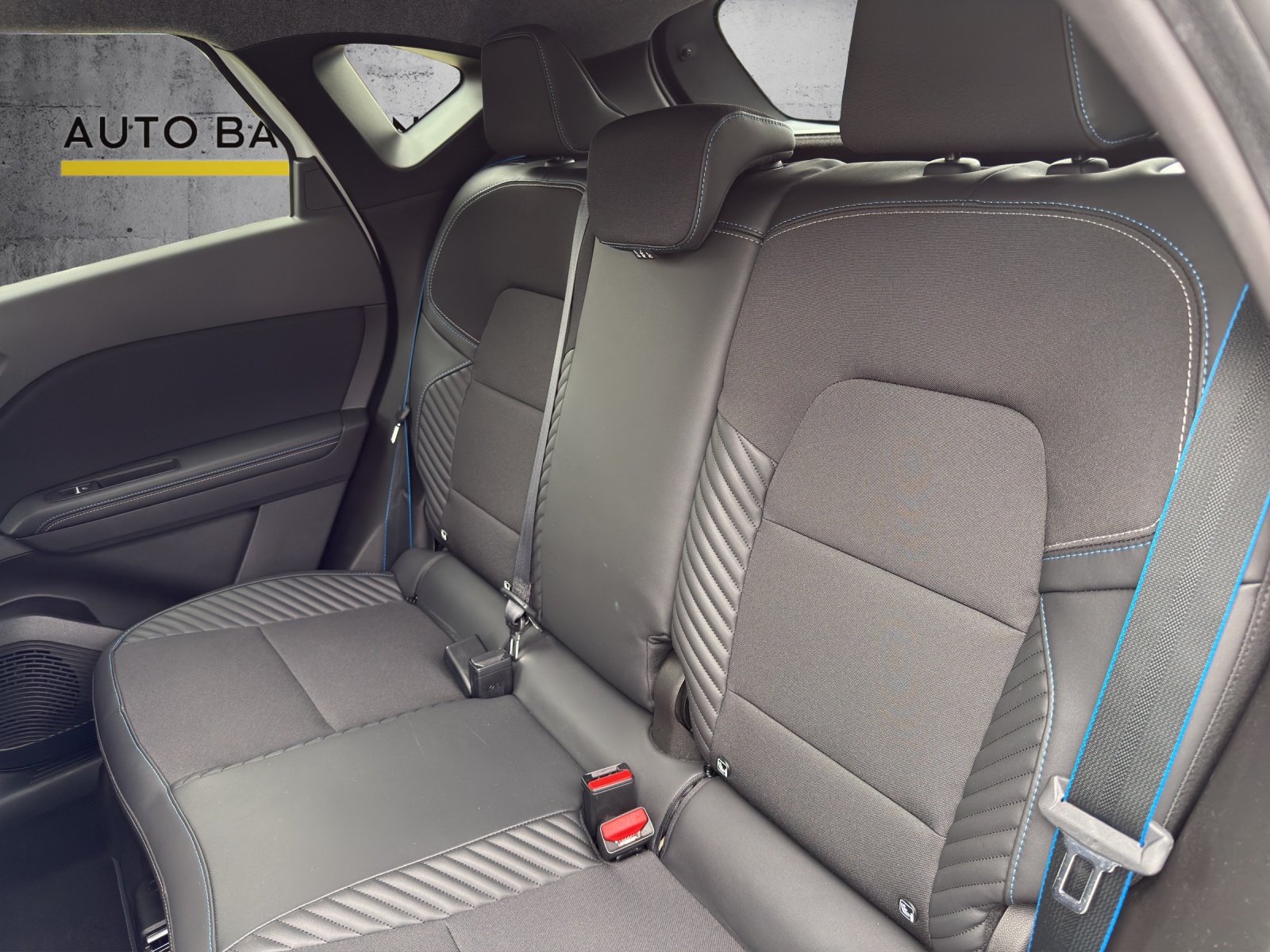 RENAULT Captur 1.3 TCe 160PS Esprit Alpine EDC-image-11