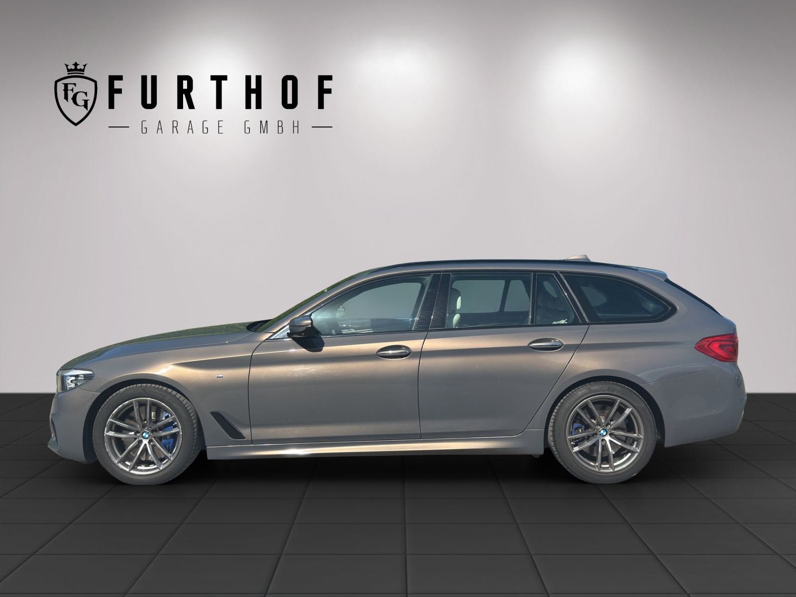 BMW 540i xDrive Touring Steptronic-image-2