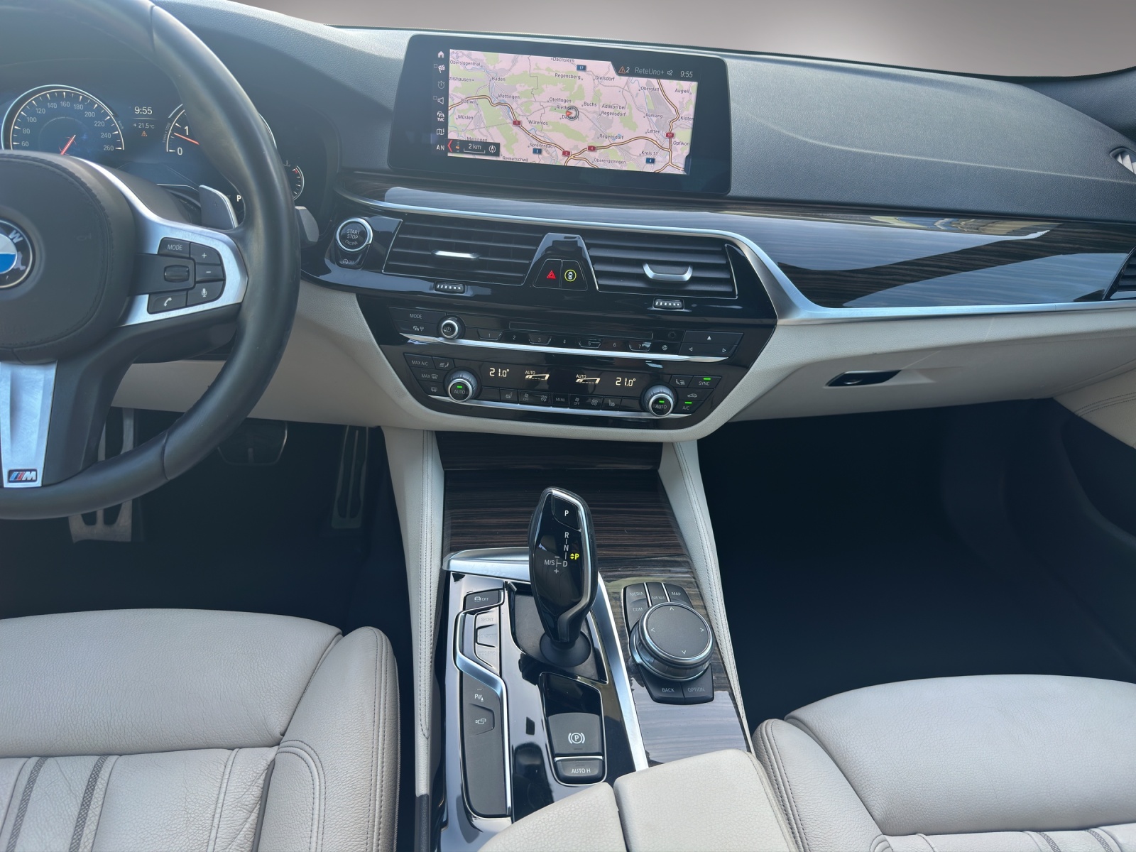 BMW 540i xDrive Touring Steptronic-image-11