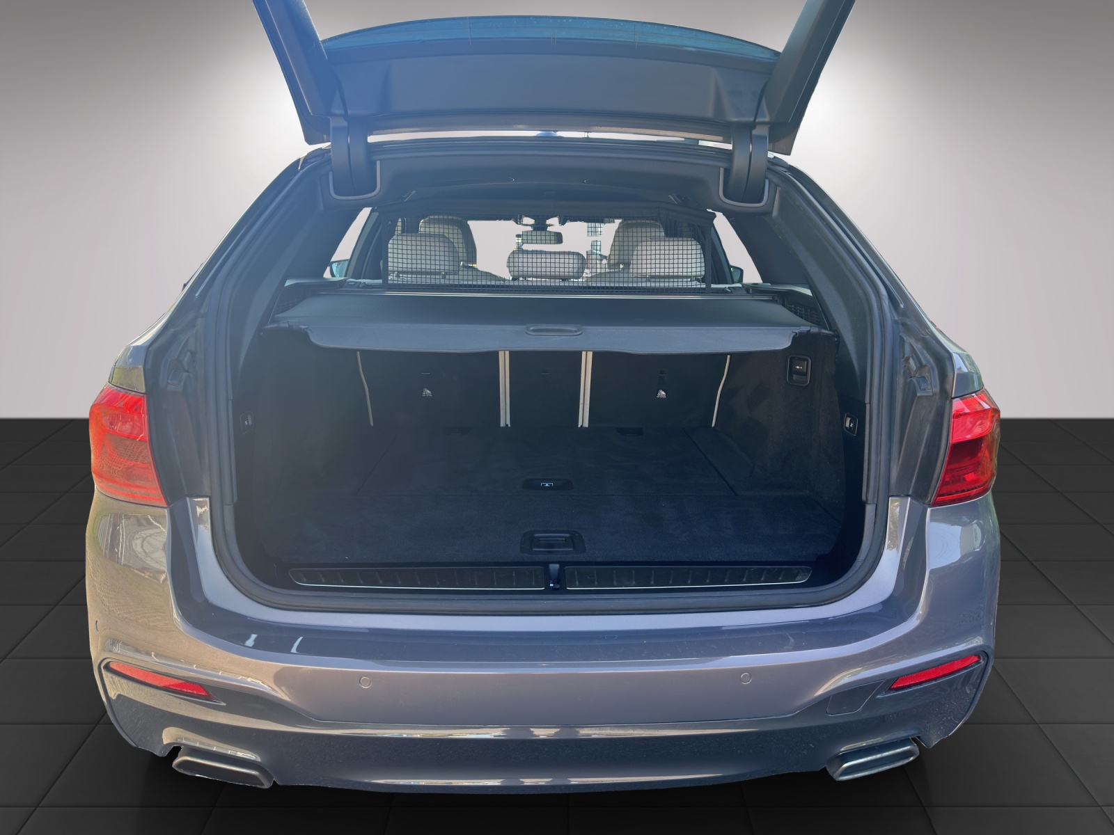 BMW 540i xDrive Touring Steptronic-image-14