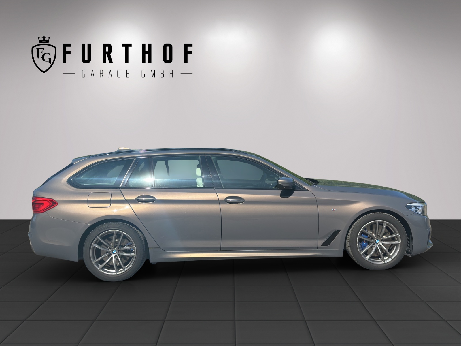 BMW 540i xDrive Touring Steptronic-image-3