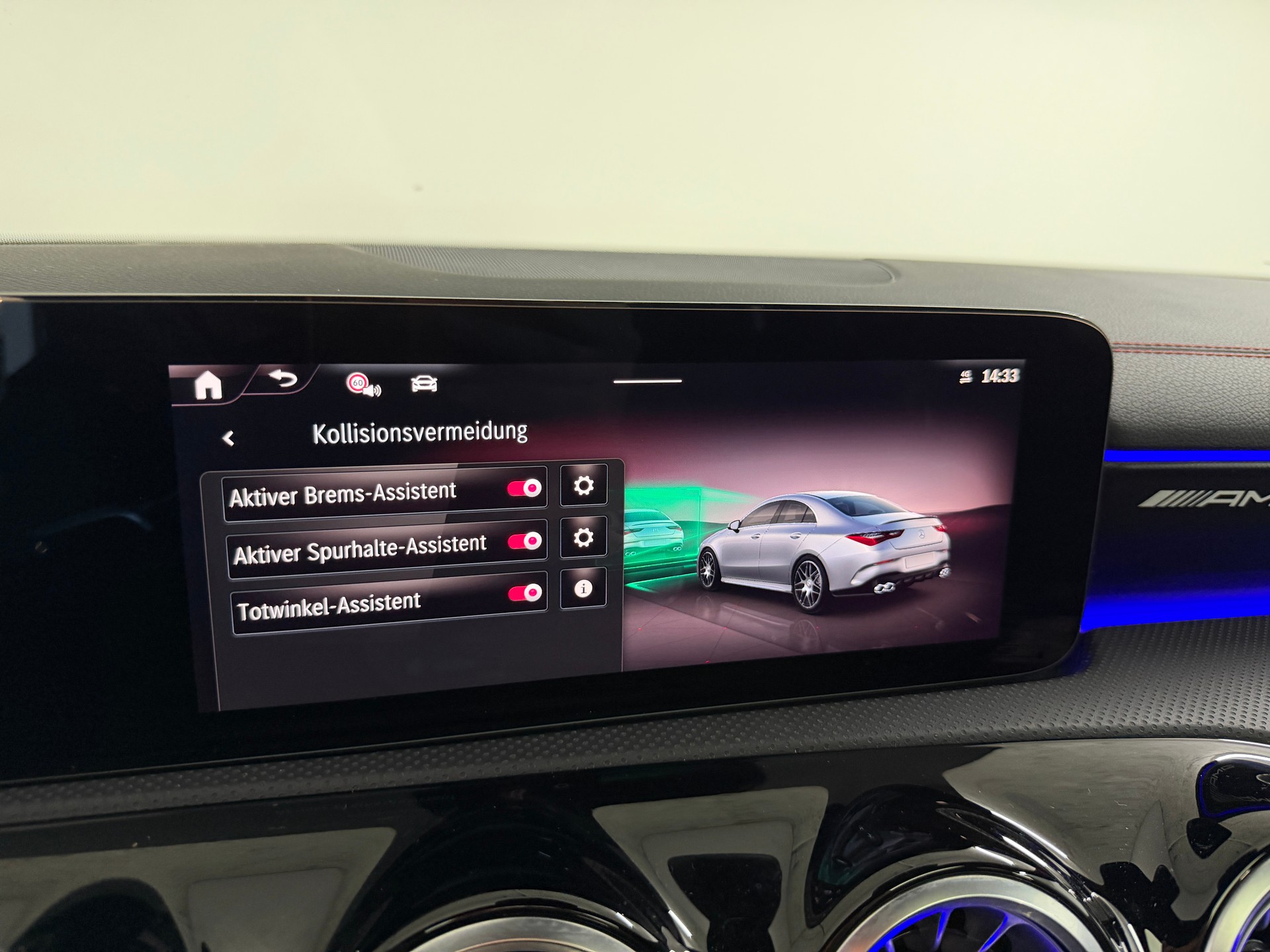 MERCEDES-BENZ CLA 35 AMG 4Matic DigitalWhite 8G-DCT / 360° Kamera / Panoramadach / Head-Up-Display / Keyless Go / Burmester / Night Paket /-image-19
