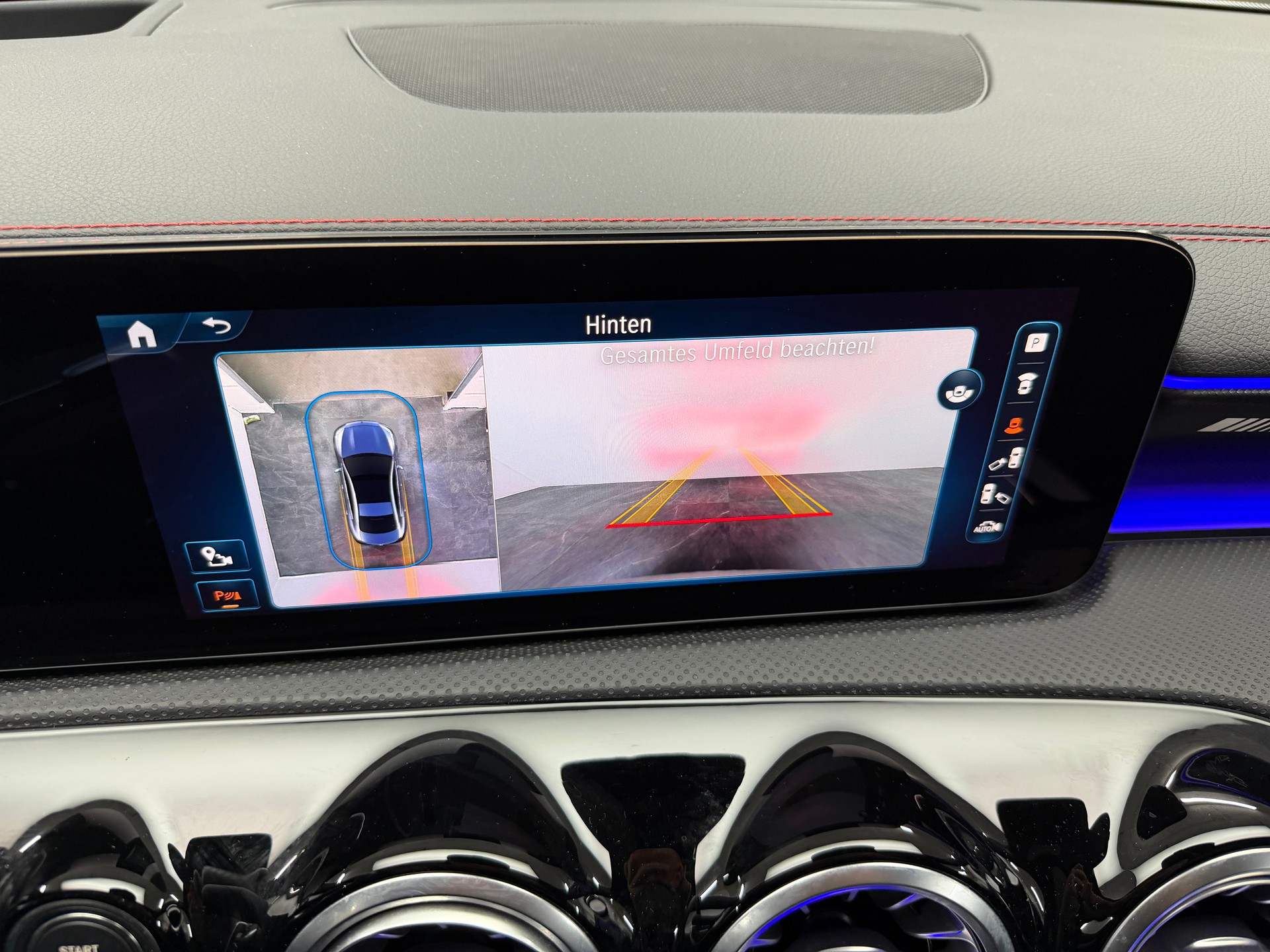 MERCEDES-BENZ CLA 35 AMG 4Matic DigitalWhite 8G-DCT / 360° Kamera / Panoramadach / Head-Up-Display / Keyless Go / Burmester / Night Paket /-image-18