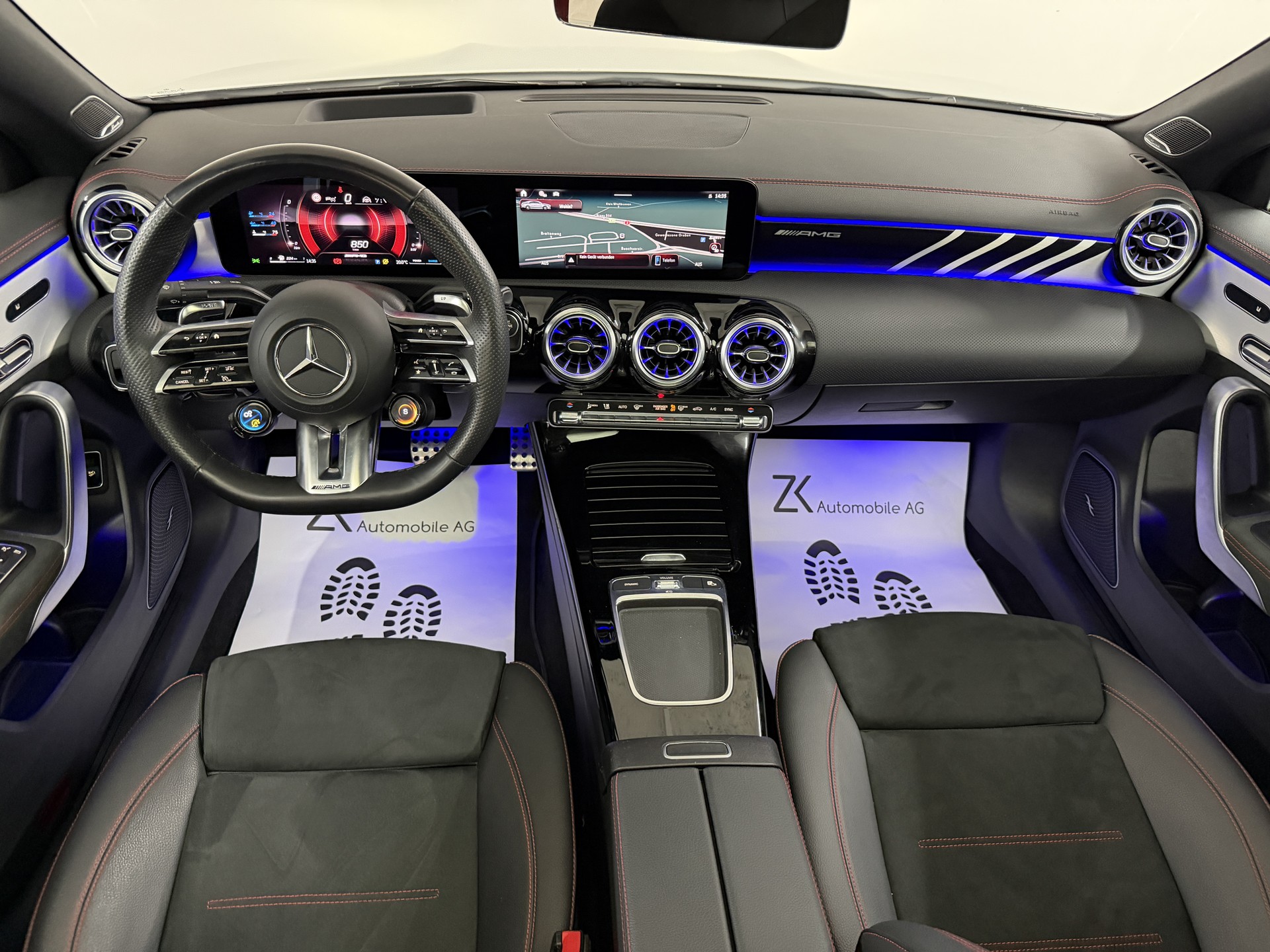 MERCEDES-BENZ CLA 35 AMG 4Matic DigitalWhite 8G-DCT / 360° Kamera / Panoramadach / Head-Up-Display / Keyless Go / Burmester / Night Paket /-image-10