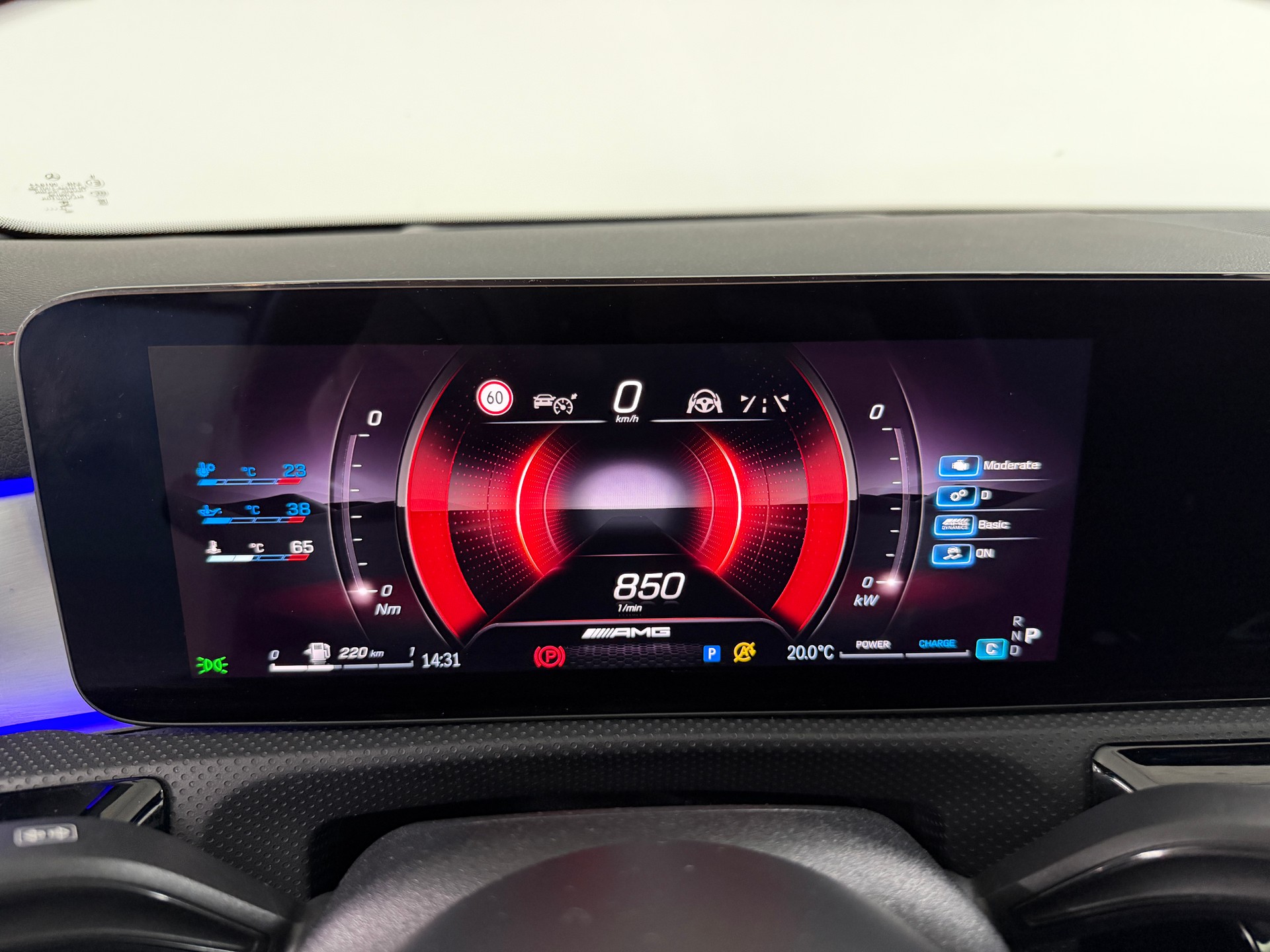 MERCEDES-BENZ CLA 35 AMG 4Matic DigitalWhite 8G-DCT / 360° Kamera / Panoramadach / Head-Up-Display / Keyless Go / Burmester / Night Paket /-image-15