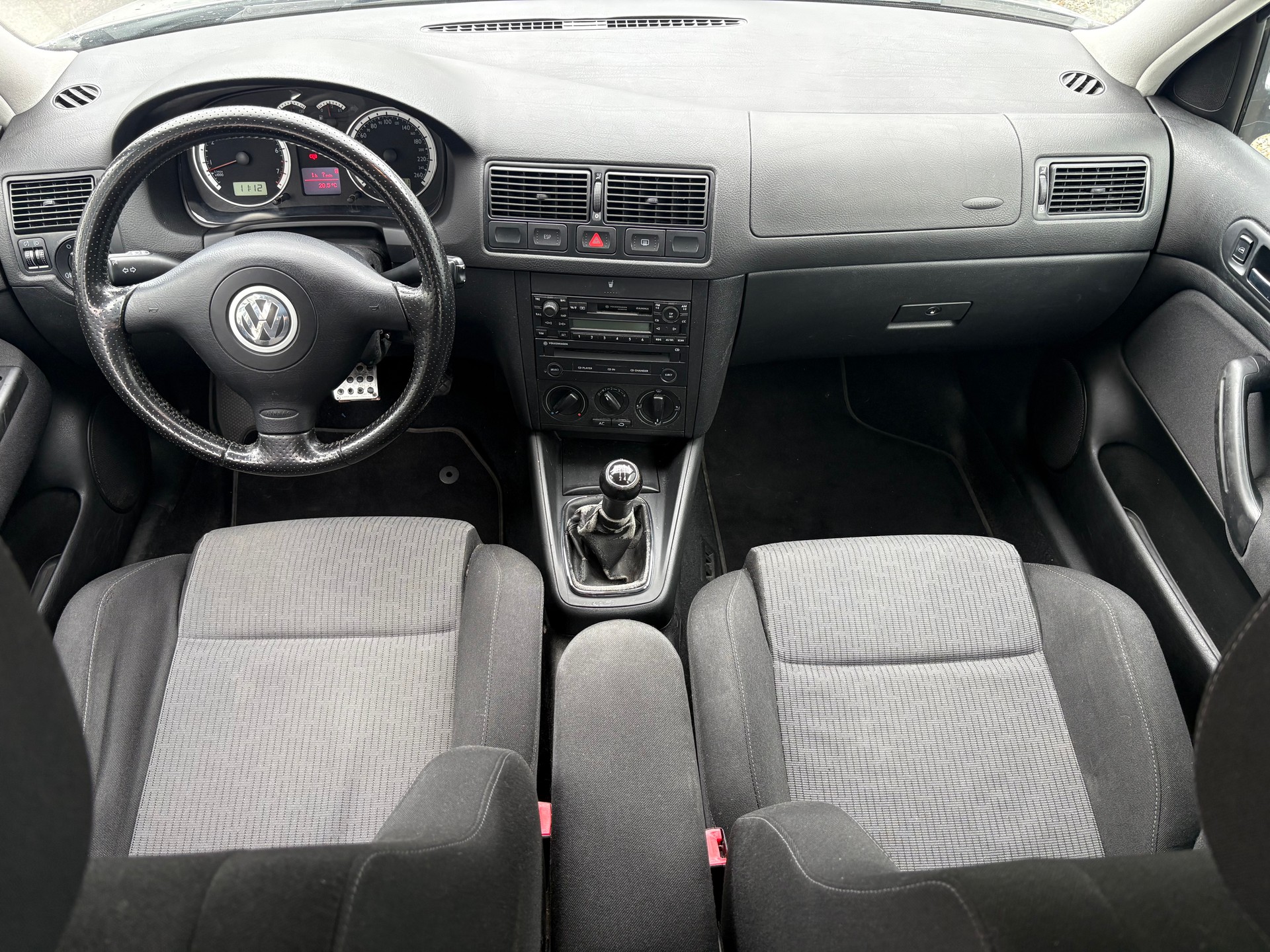 VW Golf 1.6 16V-image-12