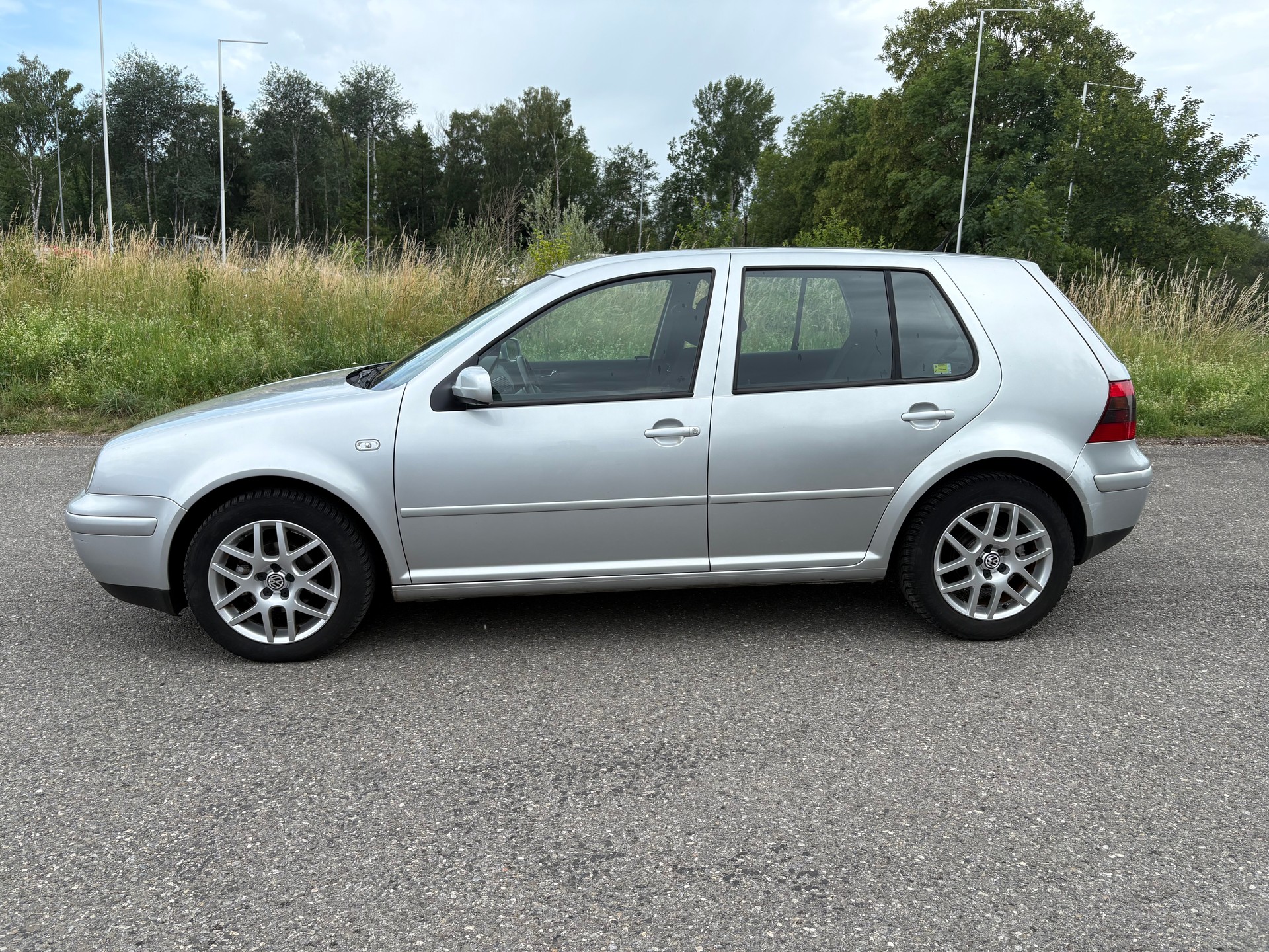 VW Golf 1.6 16V-image-2