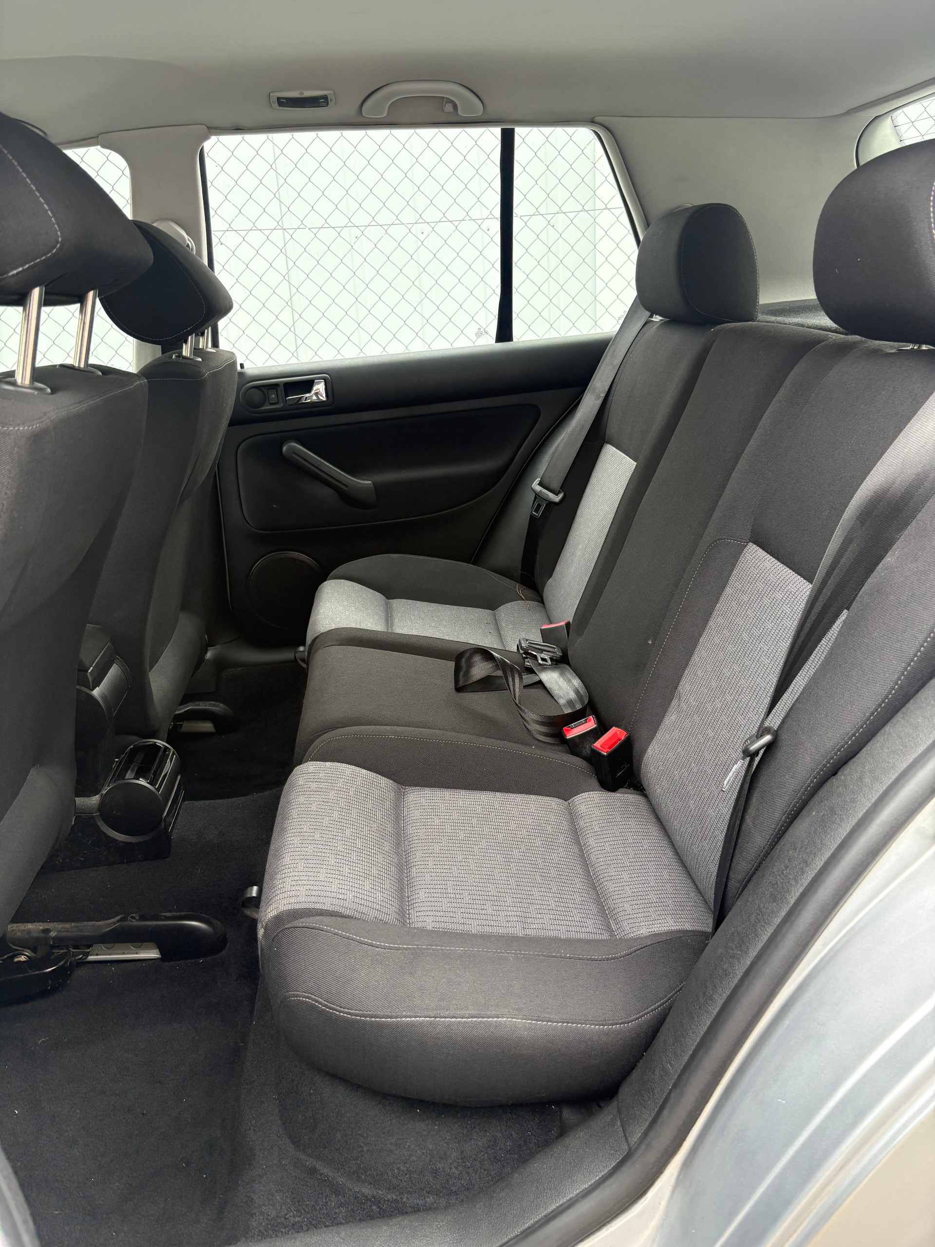 VW Golf 1.6 16V-image-14