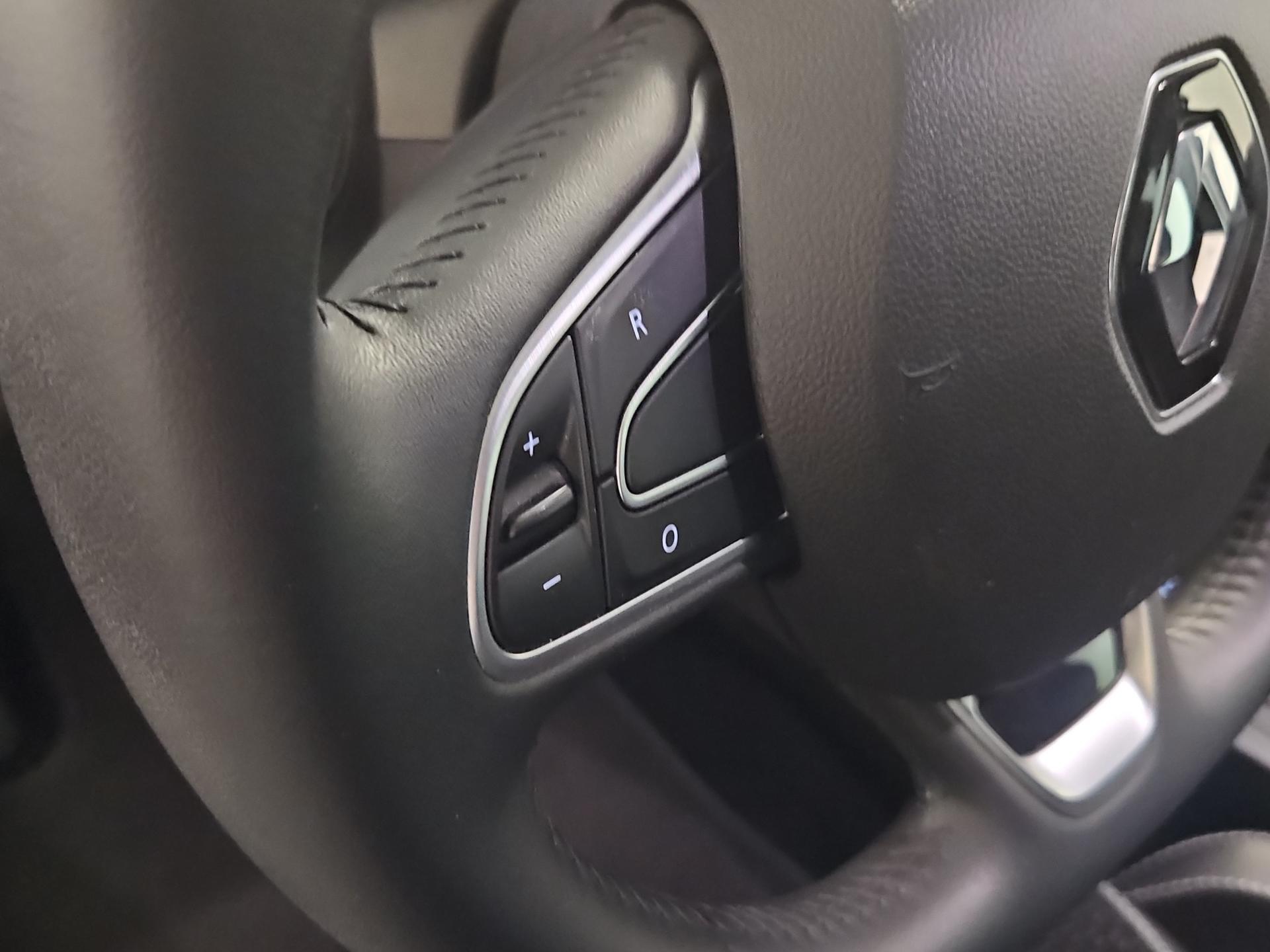 RENAULT Mégane 1.3 16V Turbo GT Line EDC-image-21