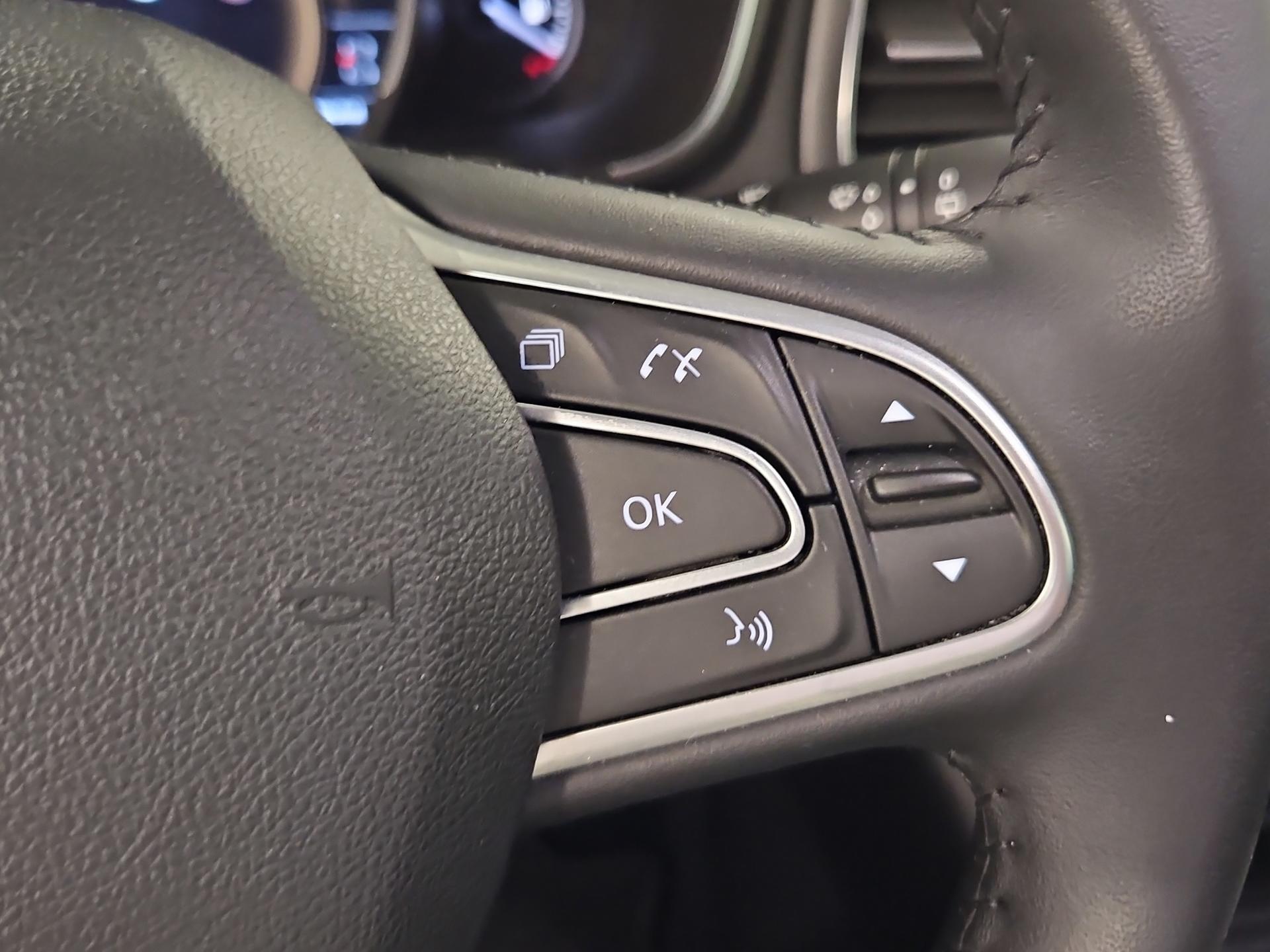RENAULT Mégane 1.3 16V Turbo GT Line EDC-image-23