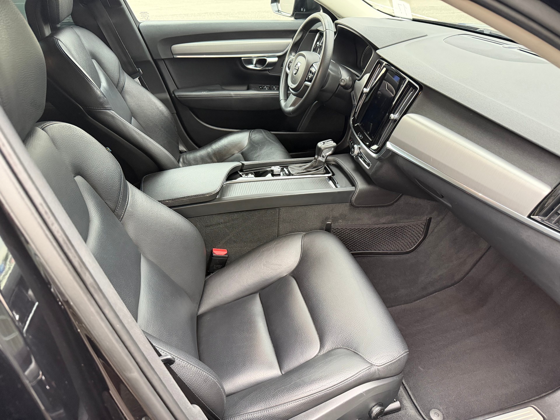 VOLVO V90 D3 AWD Momentum Geartronic-image-9