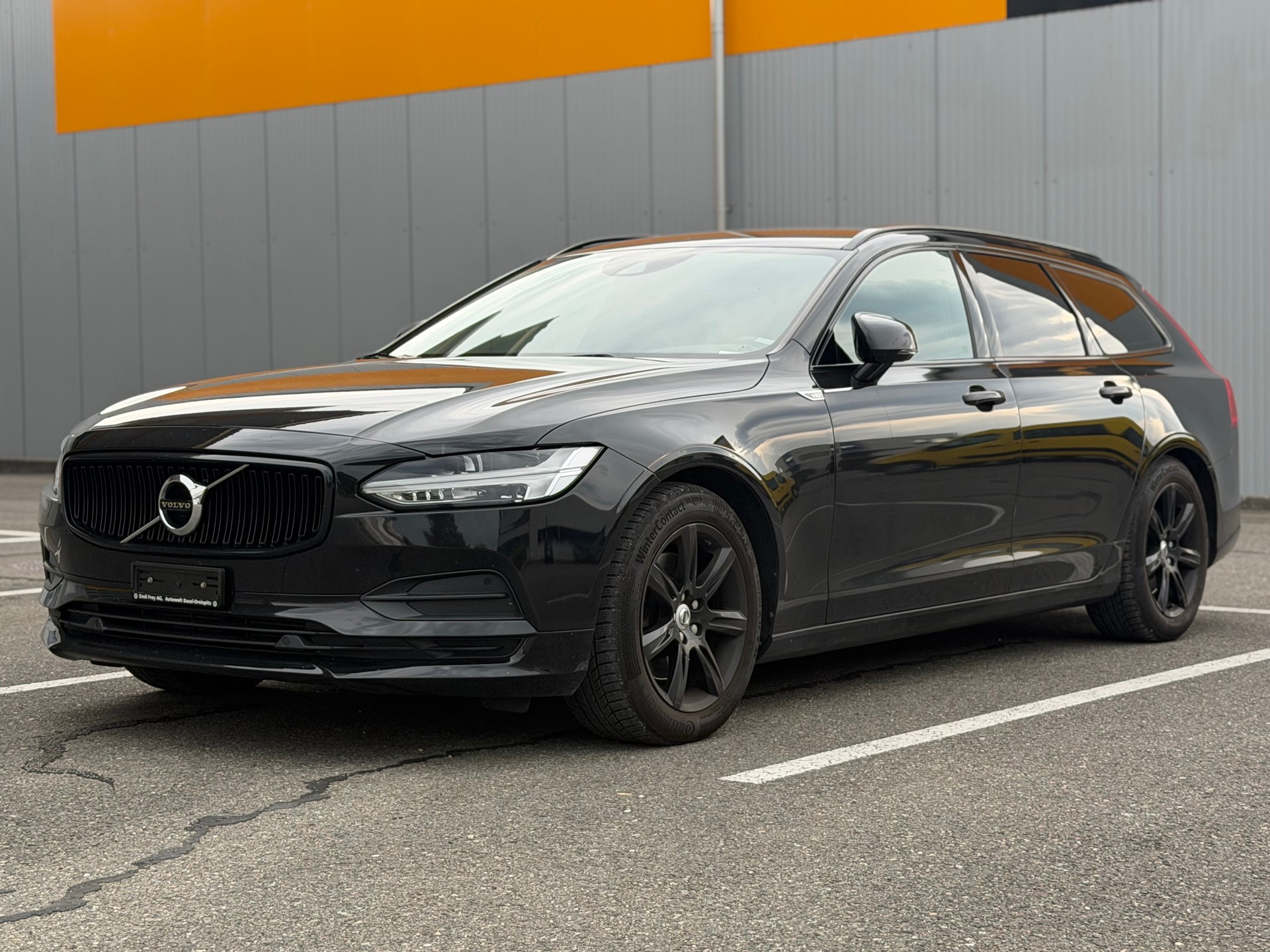 VOLVO V90 D3 AWD Momentum Geartronic-image-3
