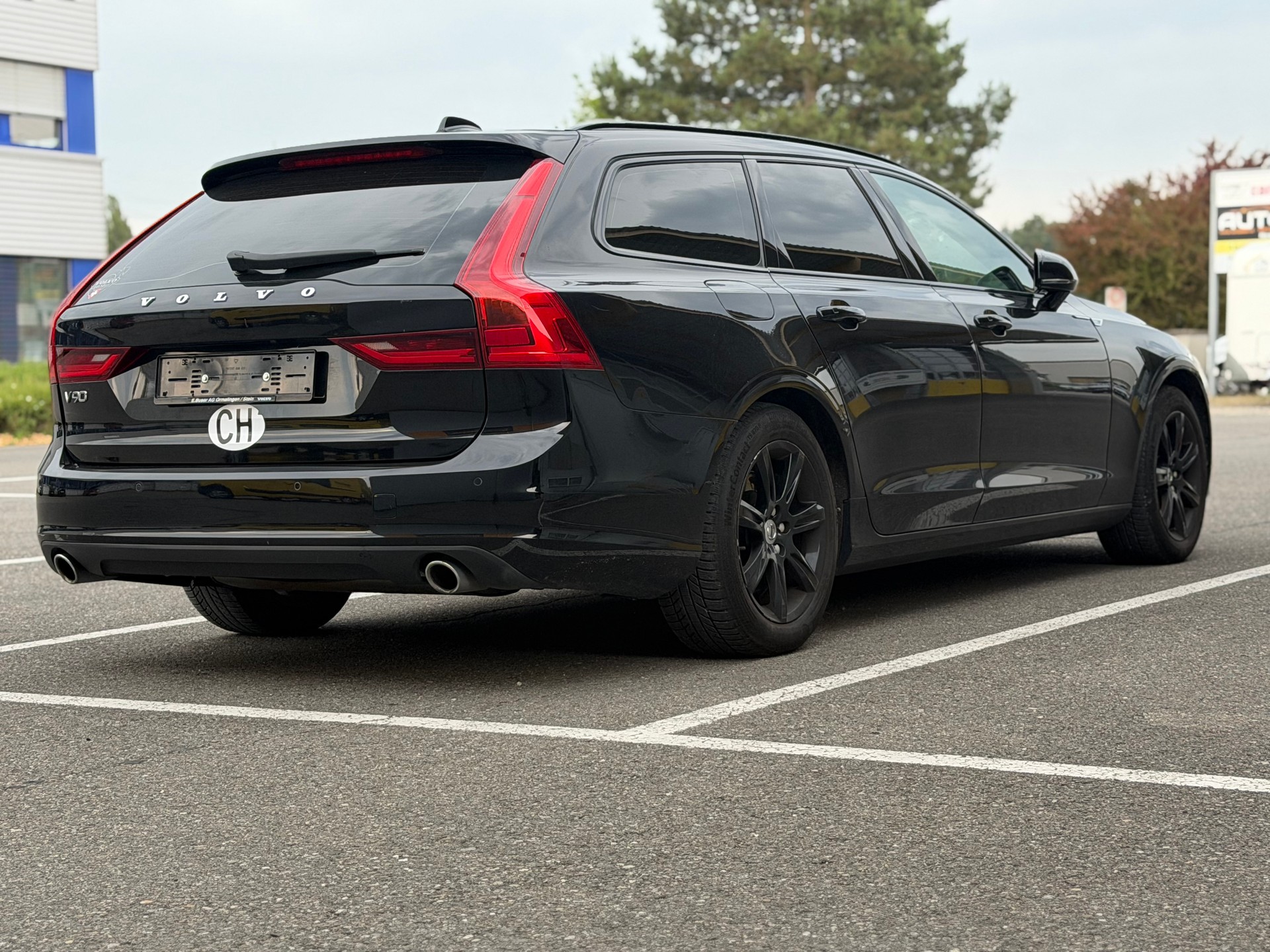 VOLVO V90 D3 AWD Momentum Geartronic-image-7
