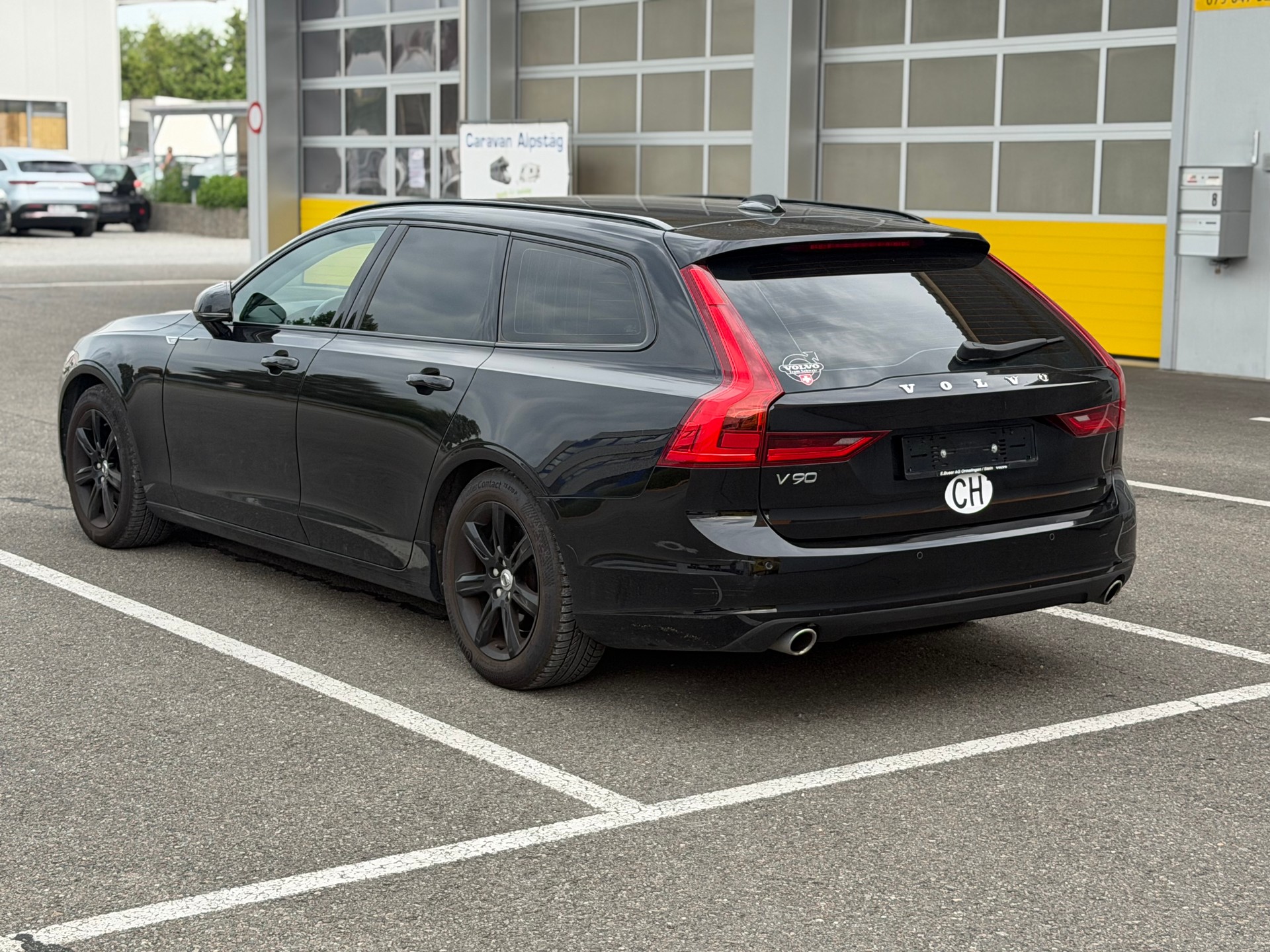 VOLVO V90 D3 AWD Momentum Geartronic-image-4