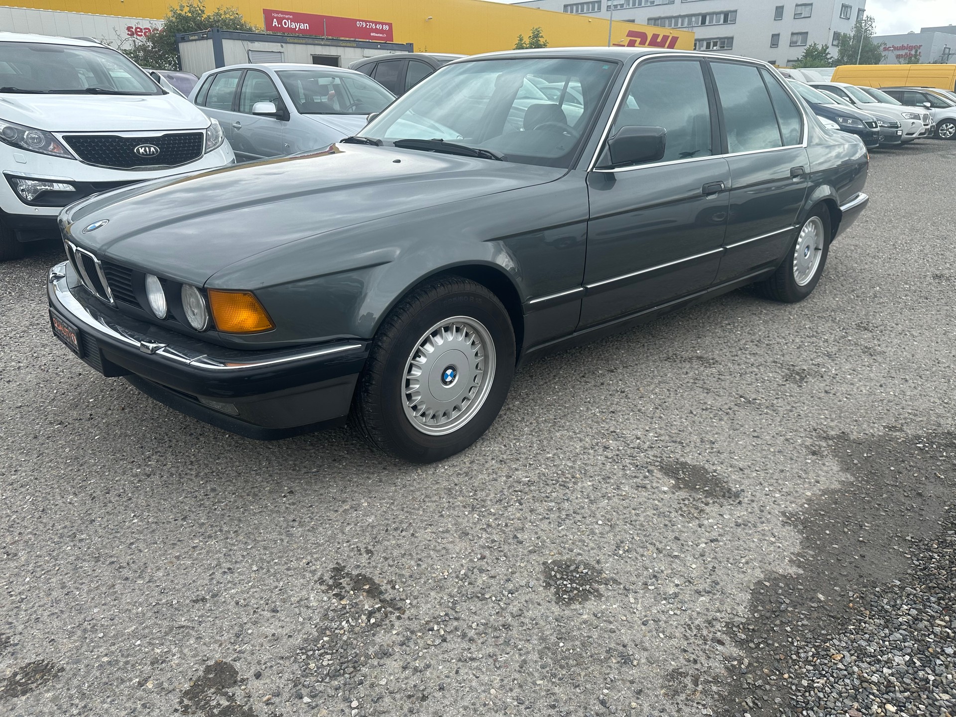 BMW 735i-image-0