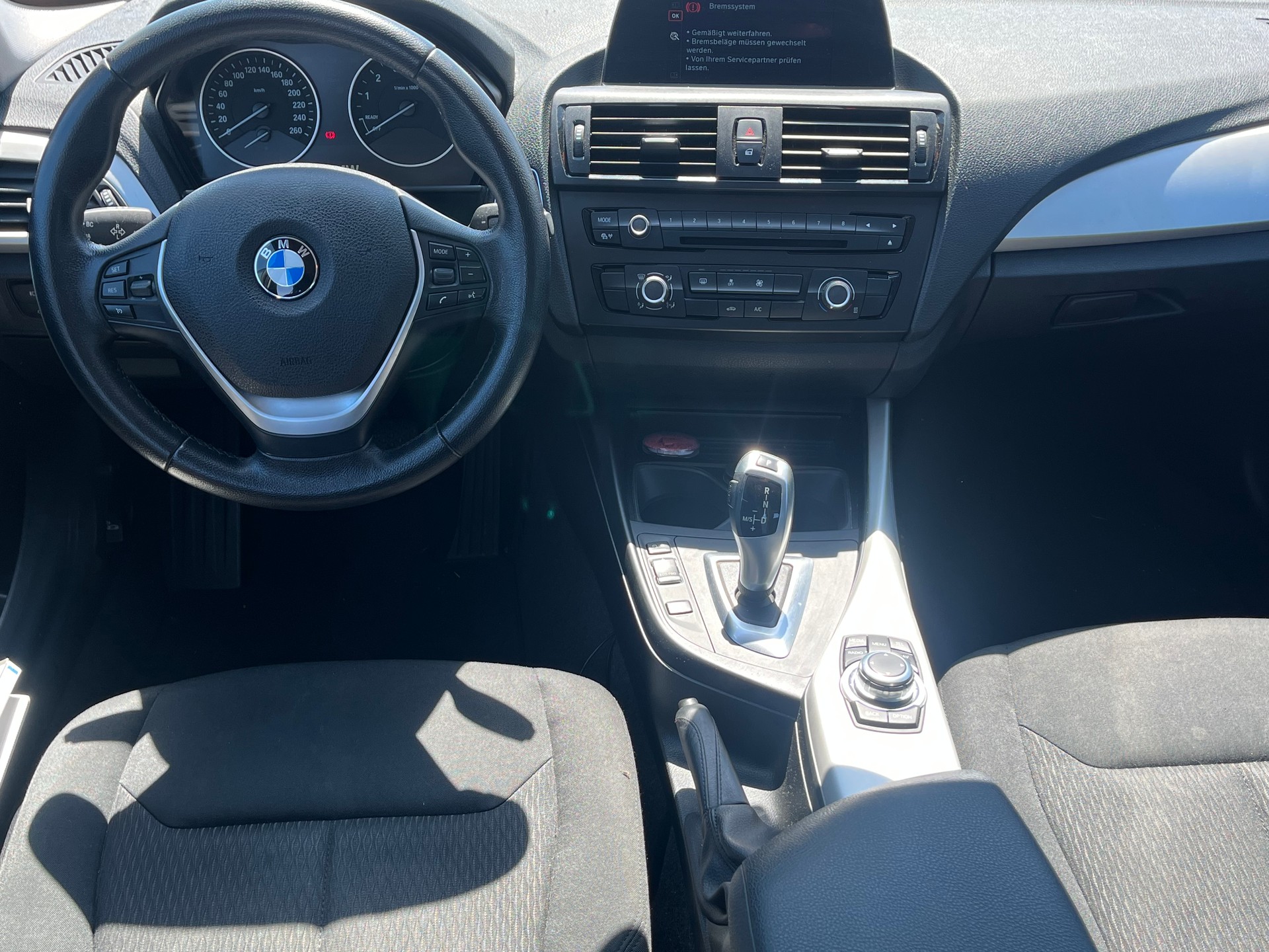 BMW 116i Sport Line Steptronic-image-9