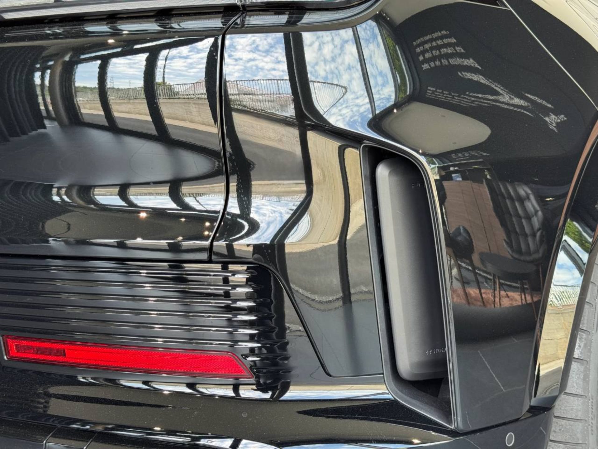 PORSCHE Cayenne Turbo Electric-image-31