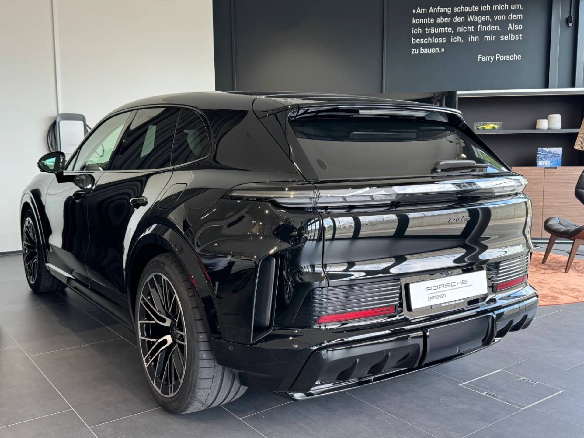 PORSCHE Cayenne Turbo Electric-image-1