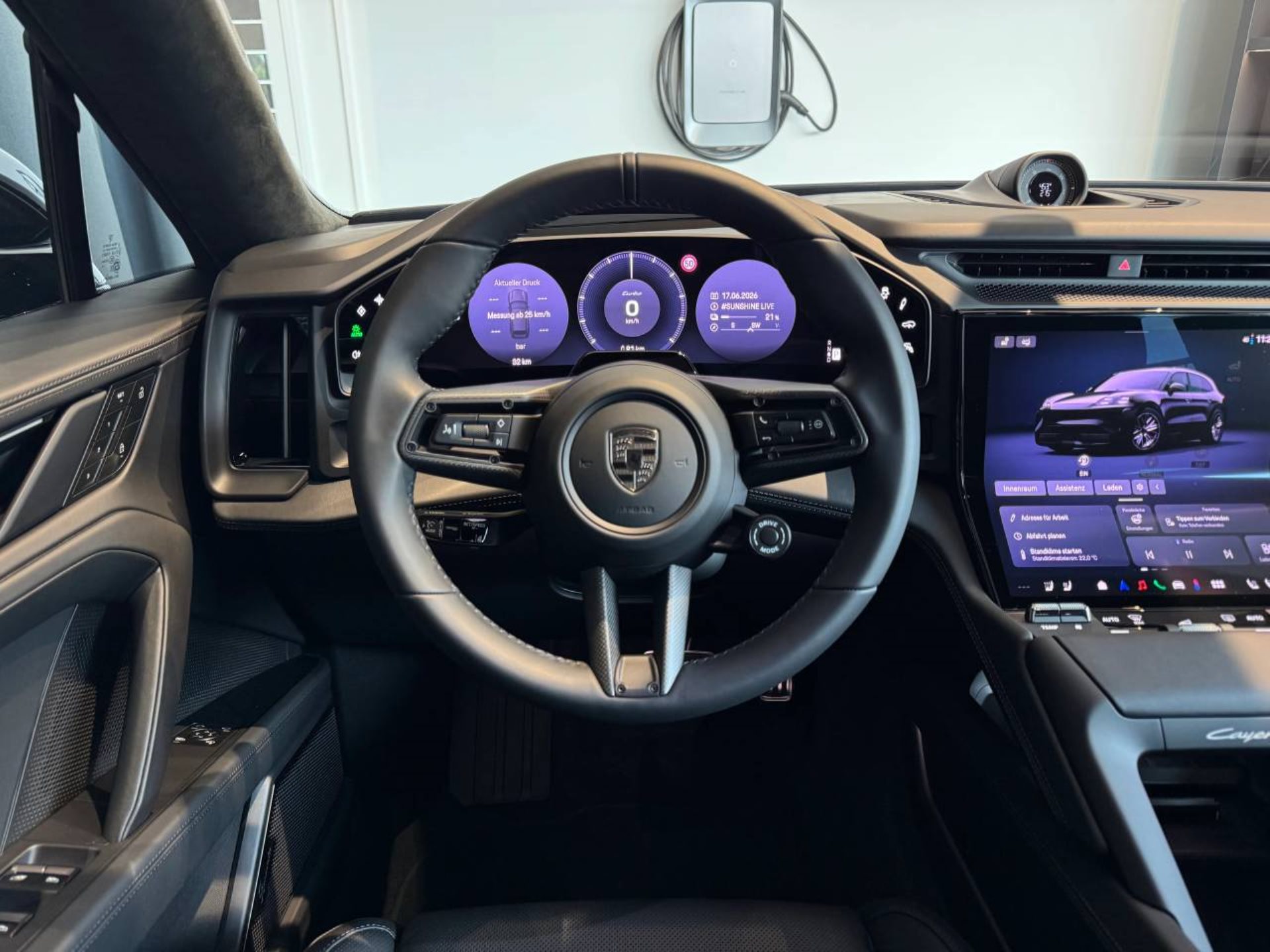 PORSCHE Cayenne Turbo Electric-image-14