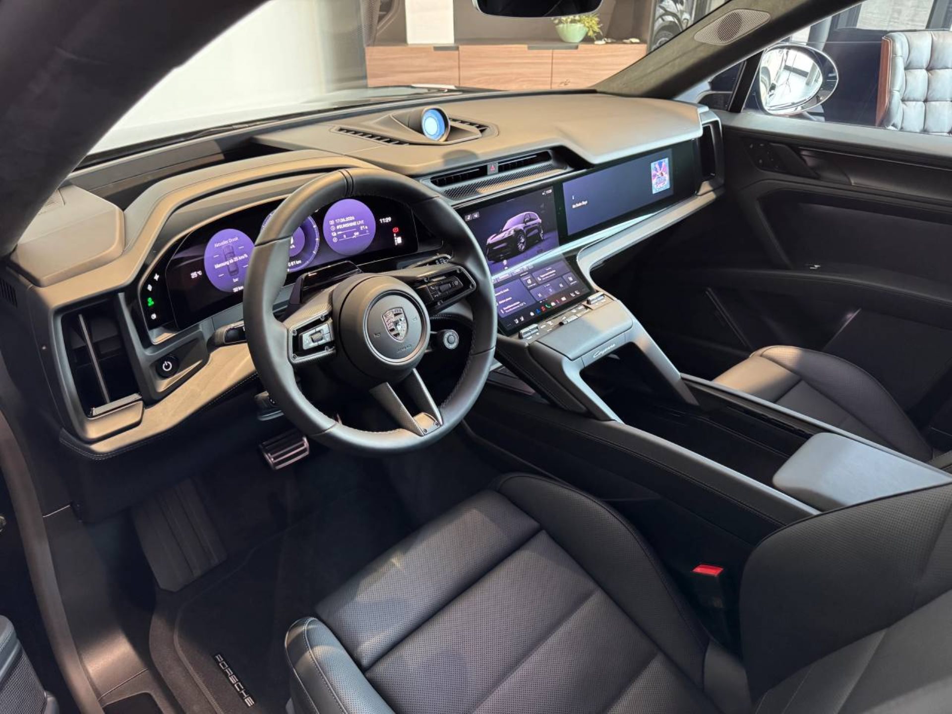 PORSCHE Cayenne Turbo Electric-image-3