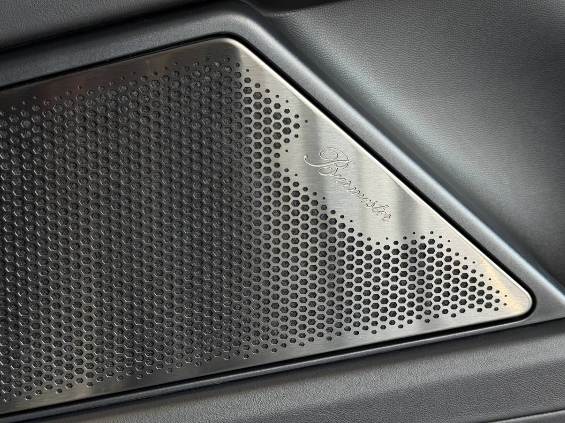 PORSCHE Cayenne Turbo Electric-image-36