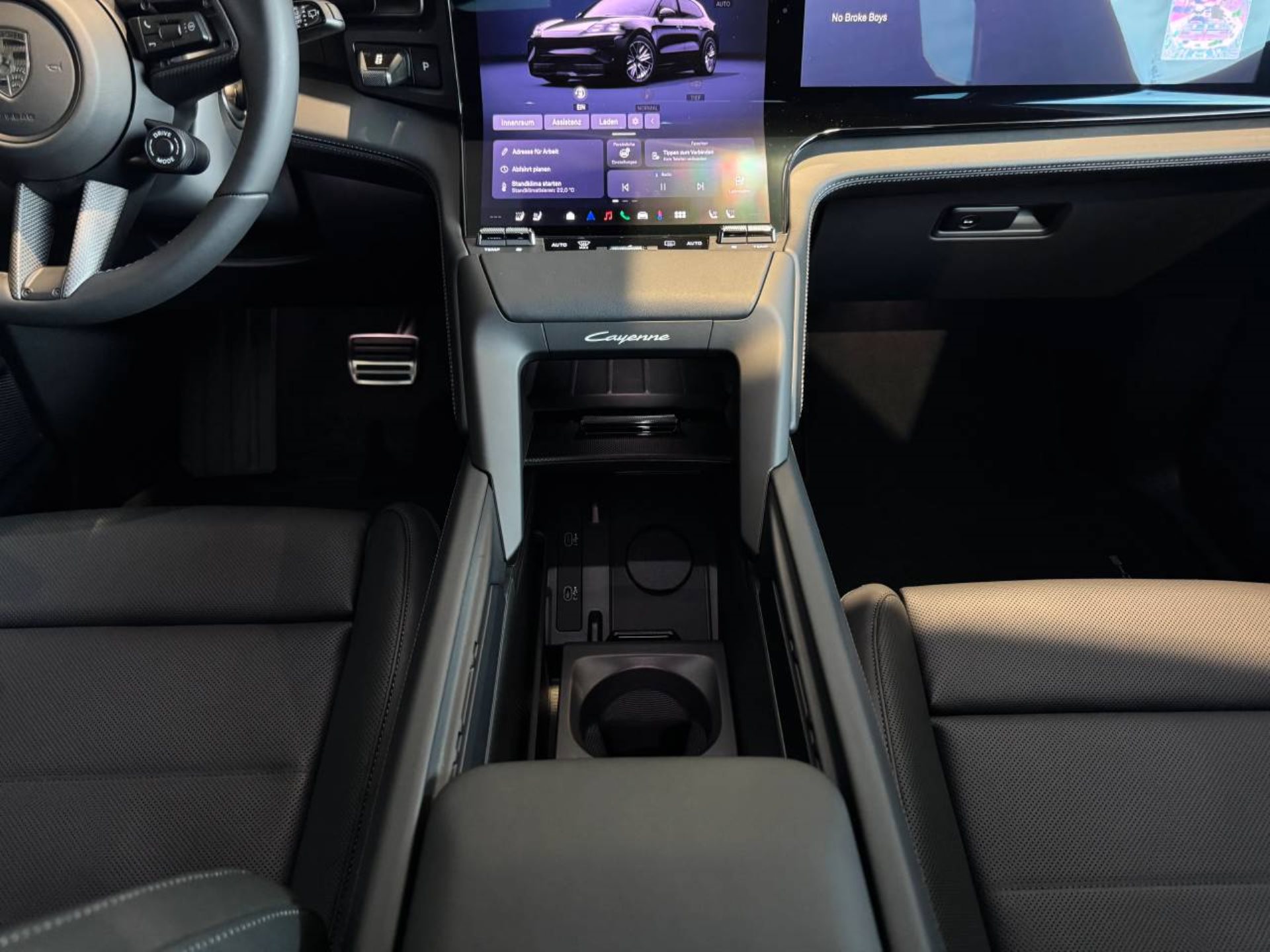 PORSCHE Cayenne Turbo Electric-image-16