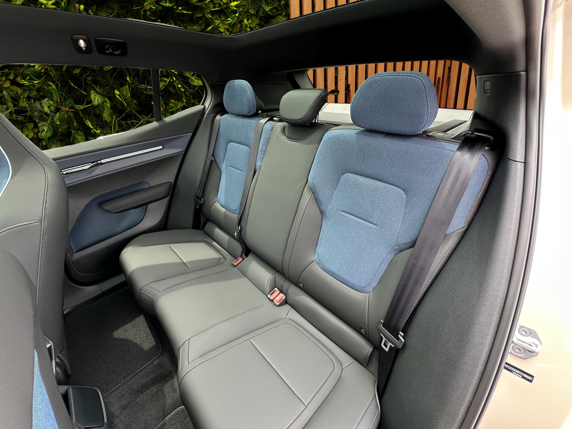 VOLVO EX30 CC E60 Twin Performance AWD-image-14