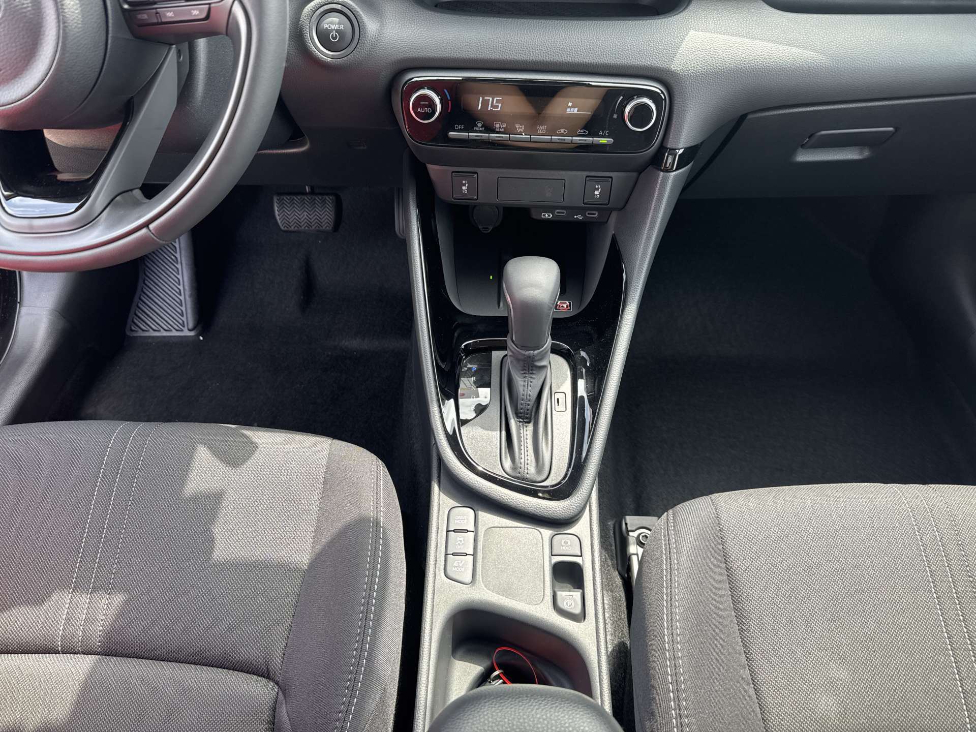 TOYOTA Yaris 1.5 Trend e-CVT Automat-image-11