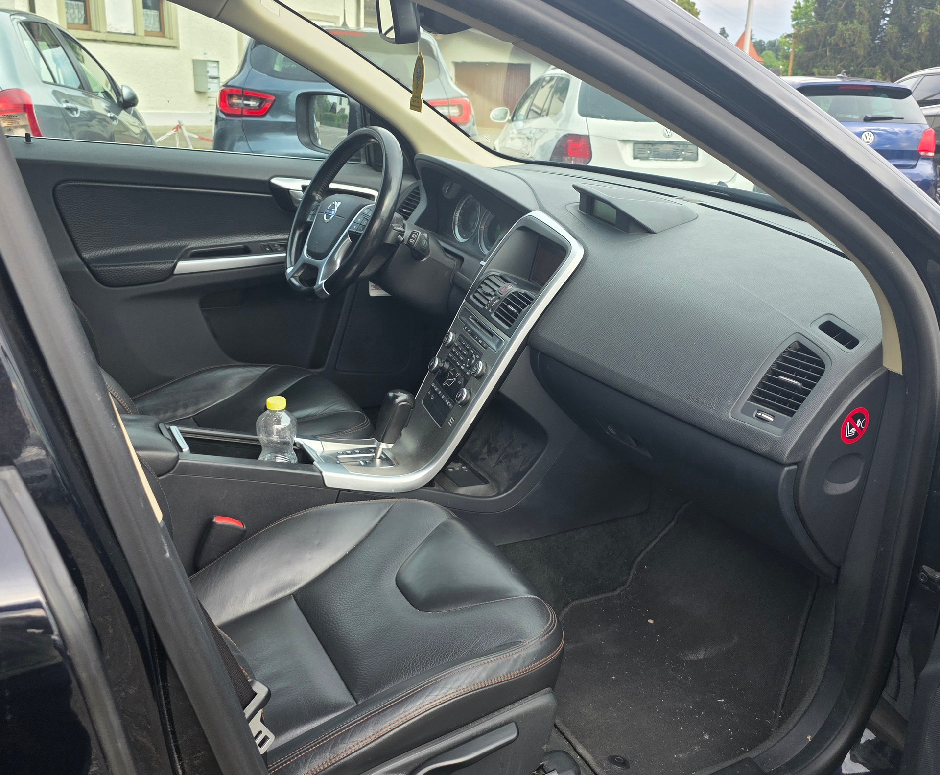 VOLVO XC60 D5 AWD Summum Geartronic-image-8