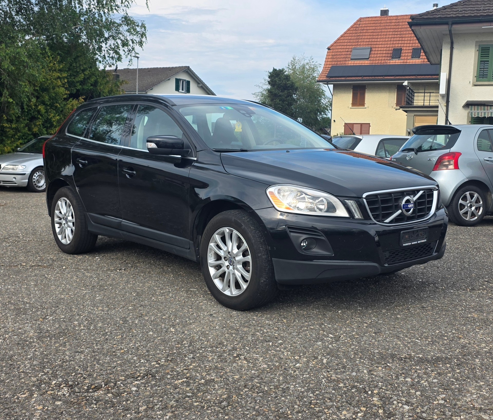 VOLVO XC60 D5 AWD Summum Geartronic-image-3