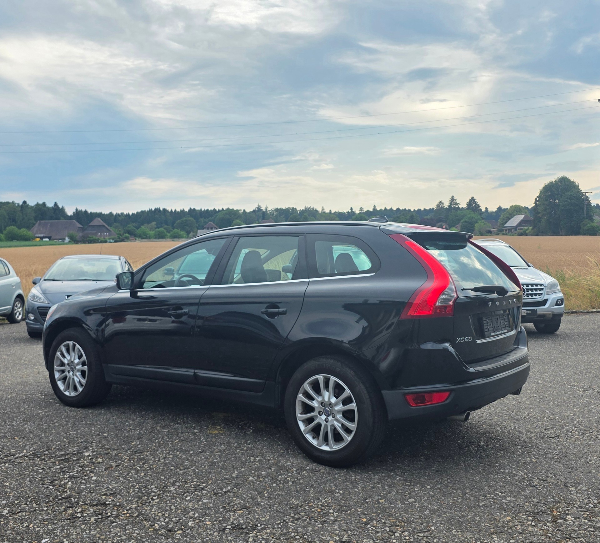 VOLVO XC60 D5 AWD Summum Geartronic-image-4