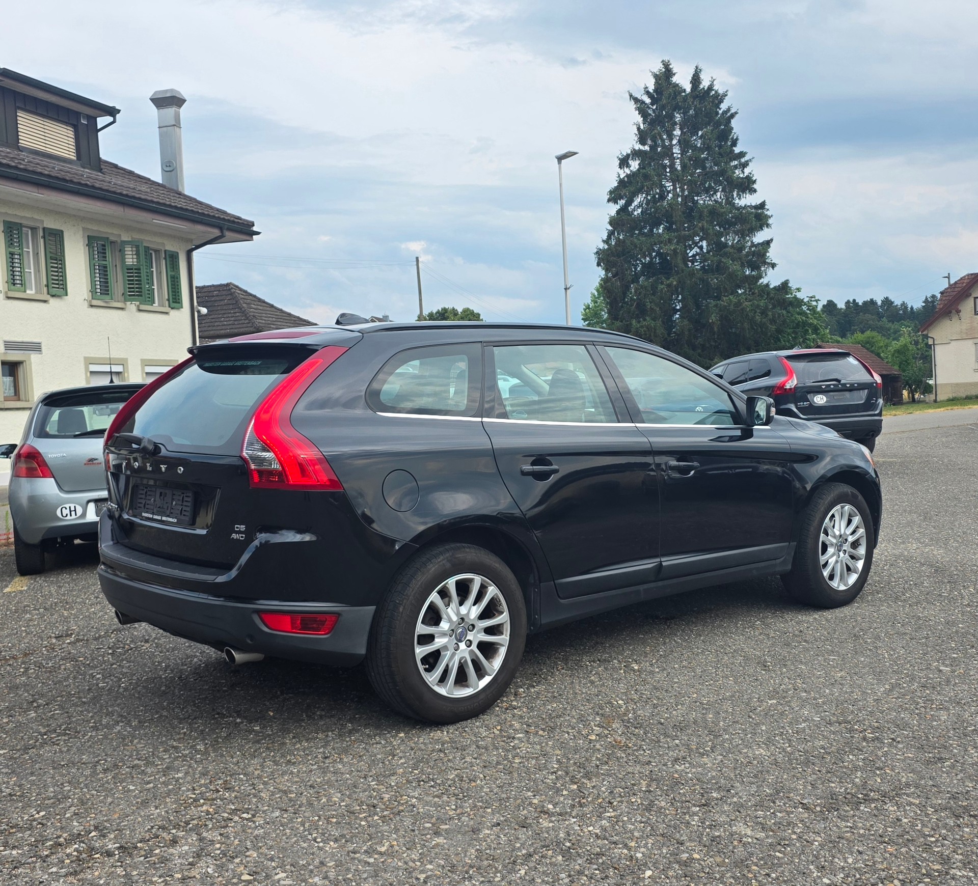 VOLVO XC60 D5 AWD Summum Geartronic-image-5