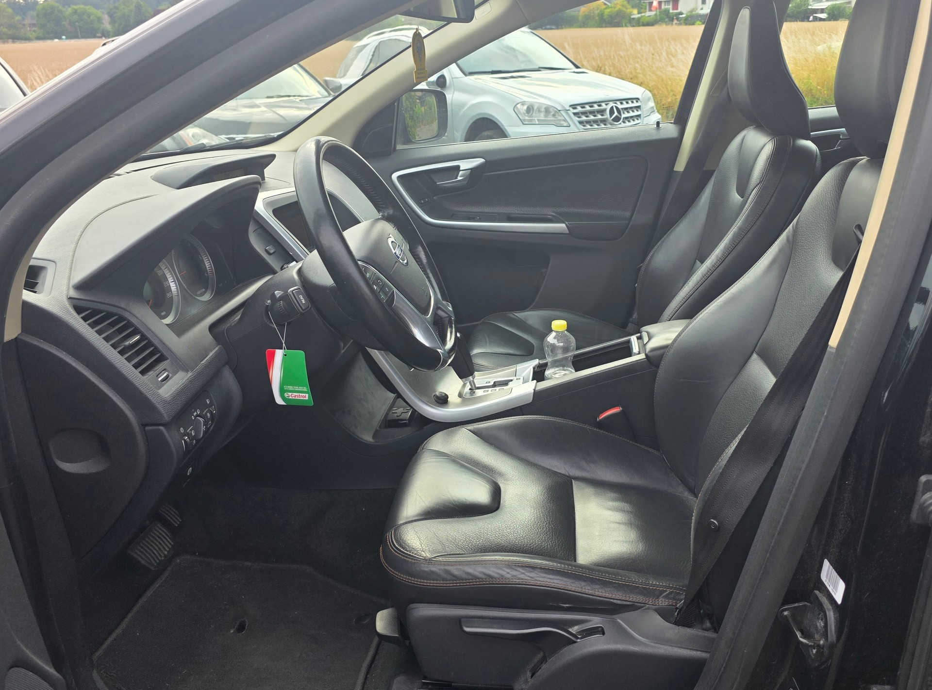 VOLVO XC60 D5 AWD Summum Geartronic-image-7