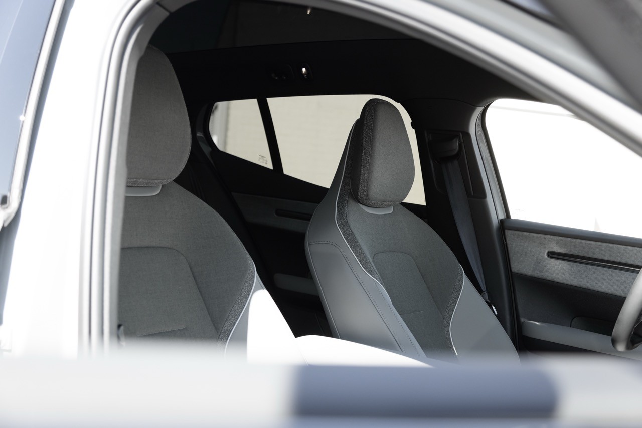 VOLVO E60 Twin Performance AWD-image-7