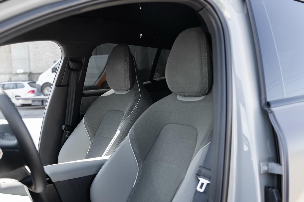 VOLVO E60 Twin Performance AWD-image-4