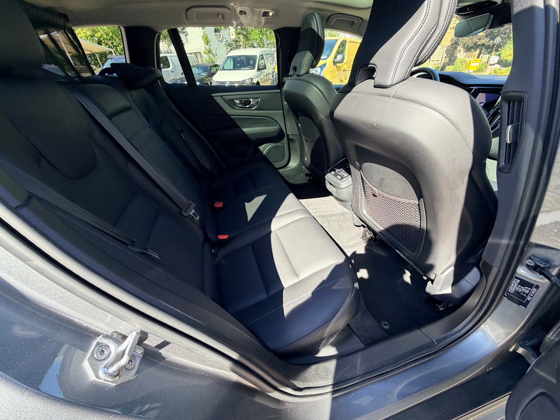 VOLVO V60 Cross Country B4 Diesel AWD Geartronic-image-10
