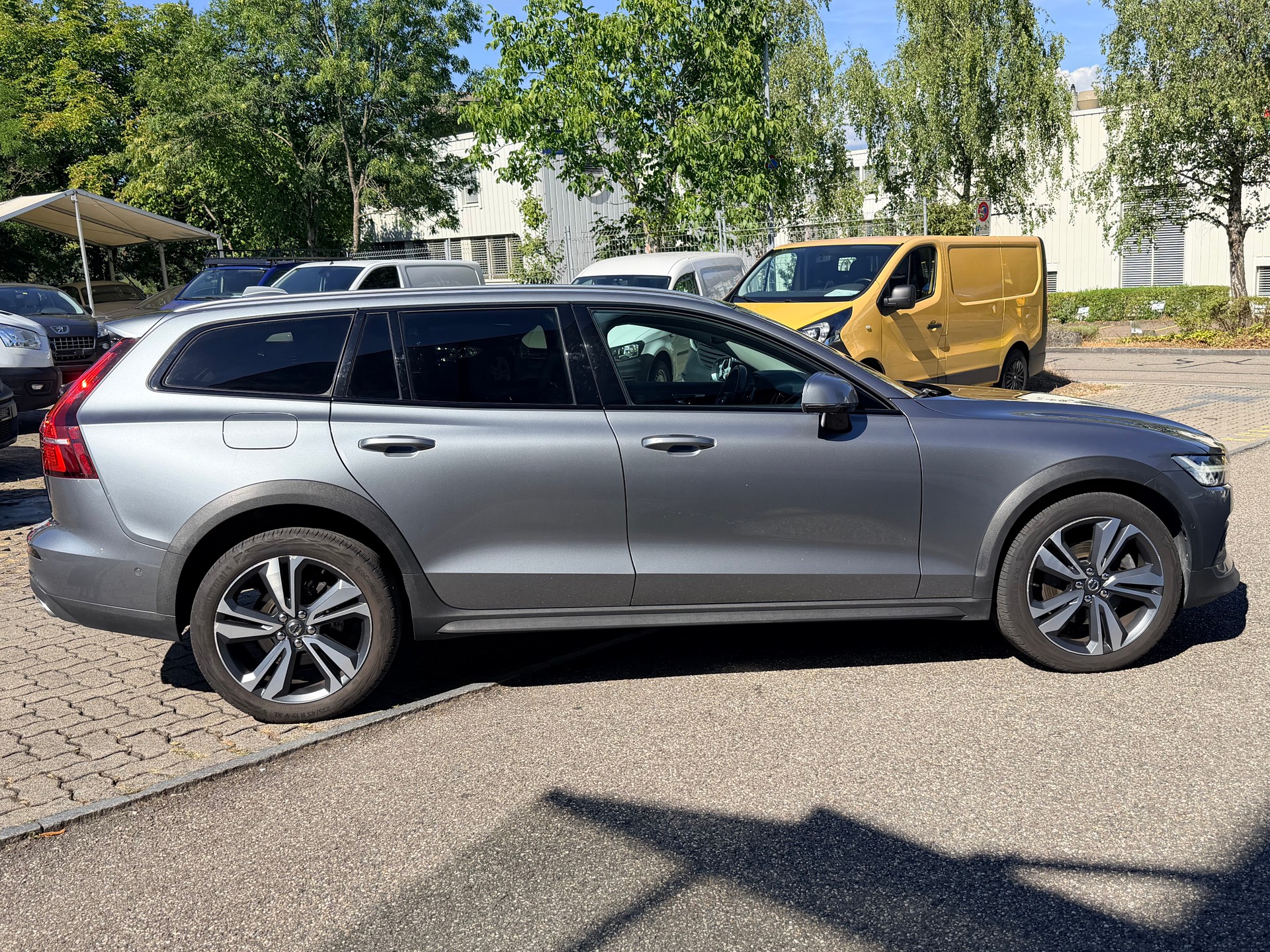 VOLVO V60 Cross Country B4 Diesel AWD Geartronic-image-1