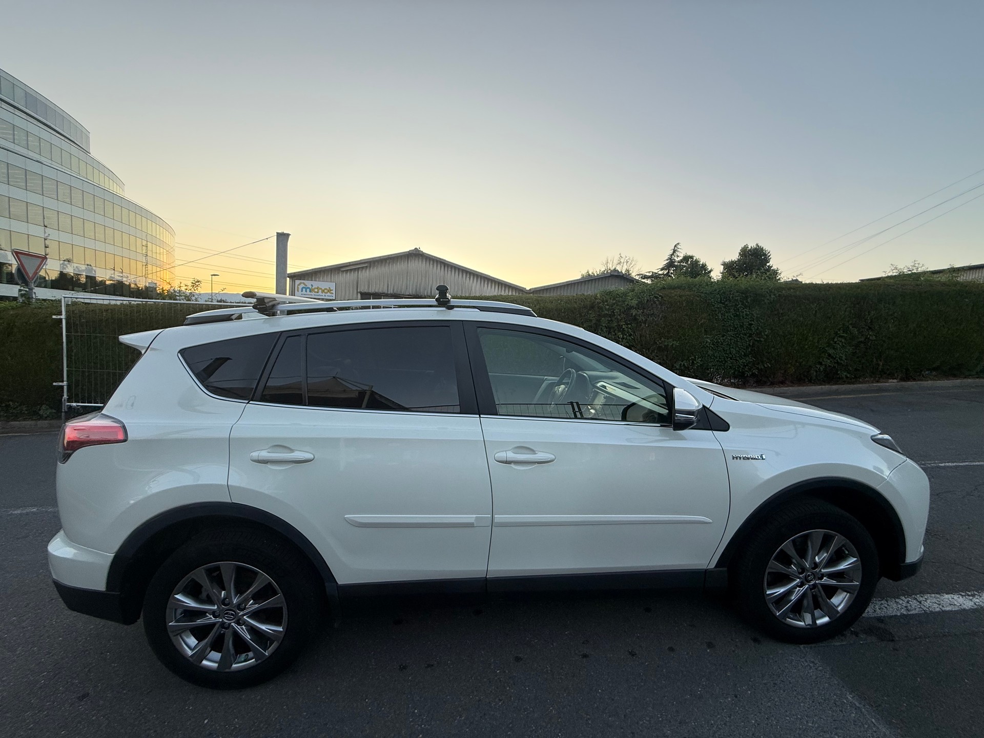 TOYOTA RAV-4 2.5 HSD Sol e-CVT-image-7
