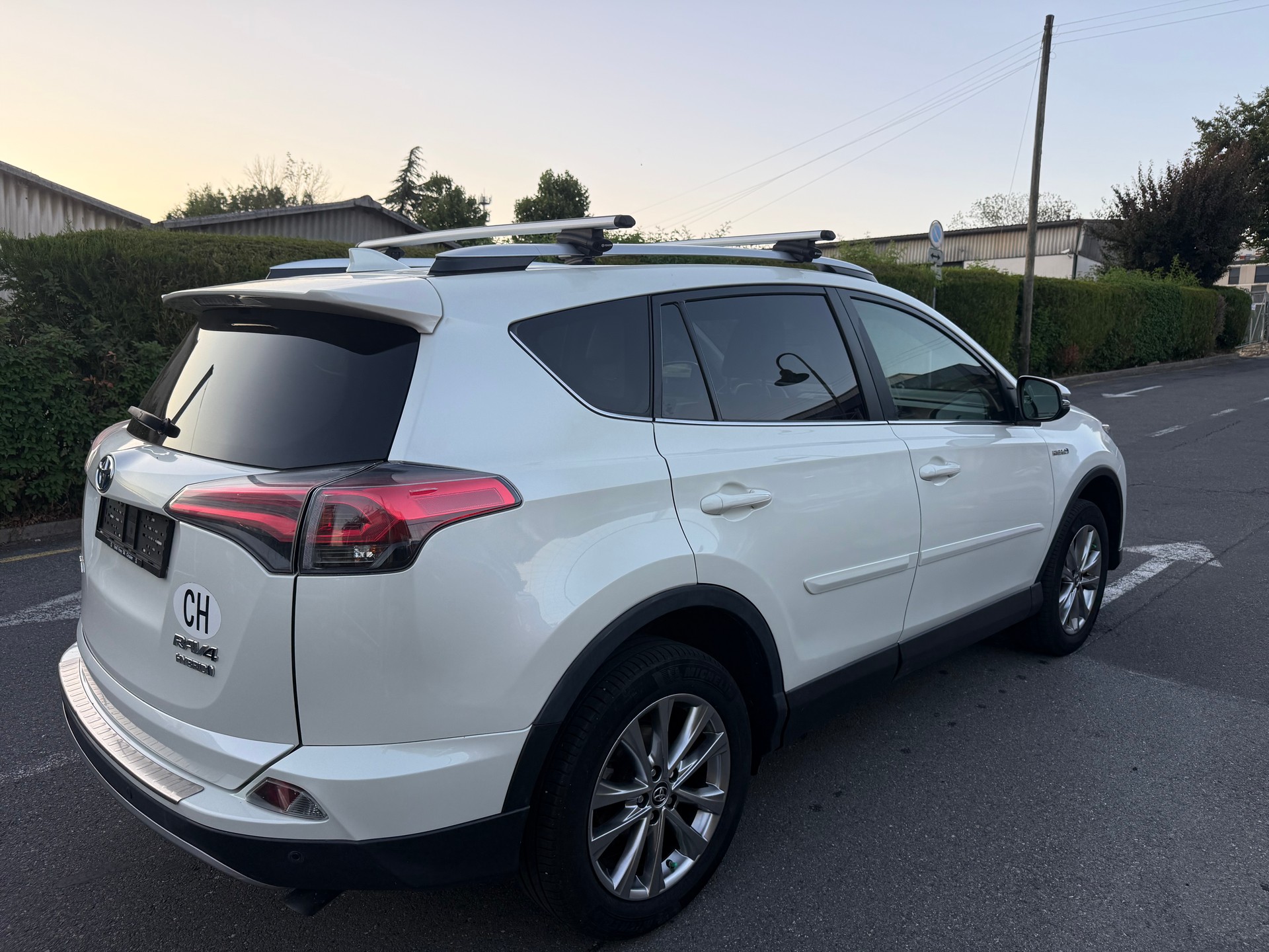 TOYOTA RAV-4 2.5 HSD Sol e-CVT-image-6